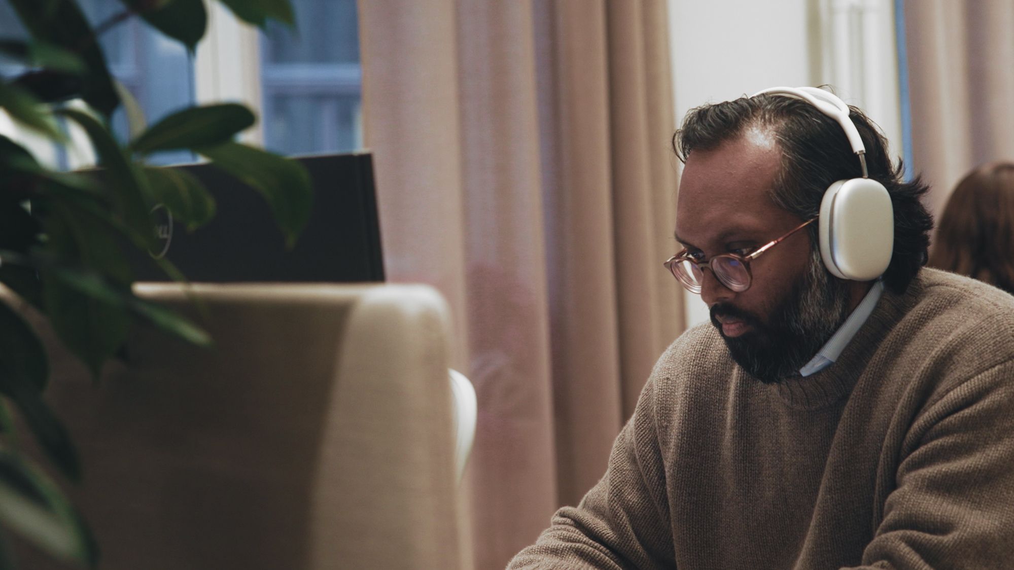 Focusing with music and reMarkable