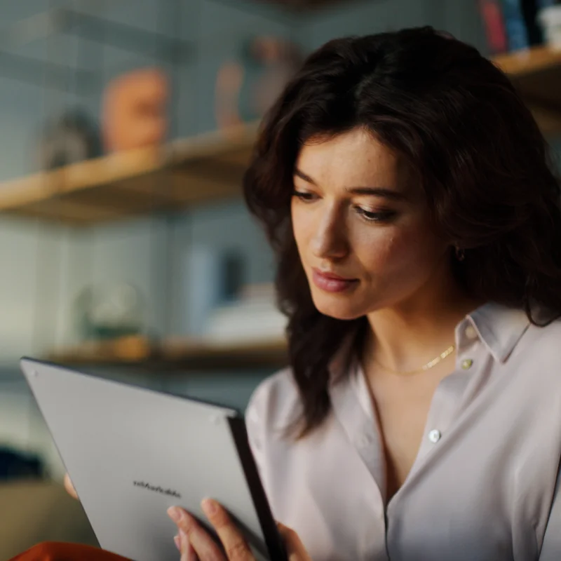 Focused woman working on reMarkable