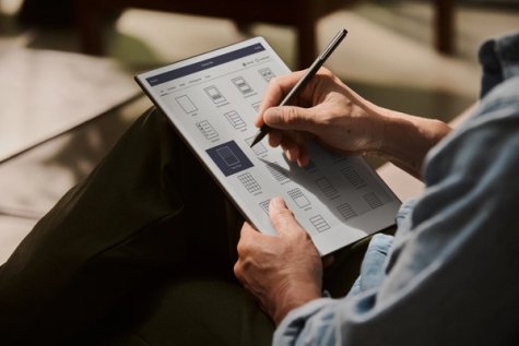 A reMarkable Paper Pro with the template choice screen.