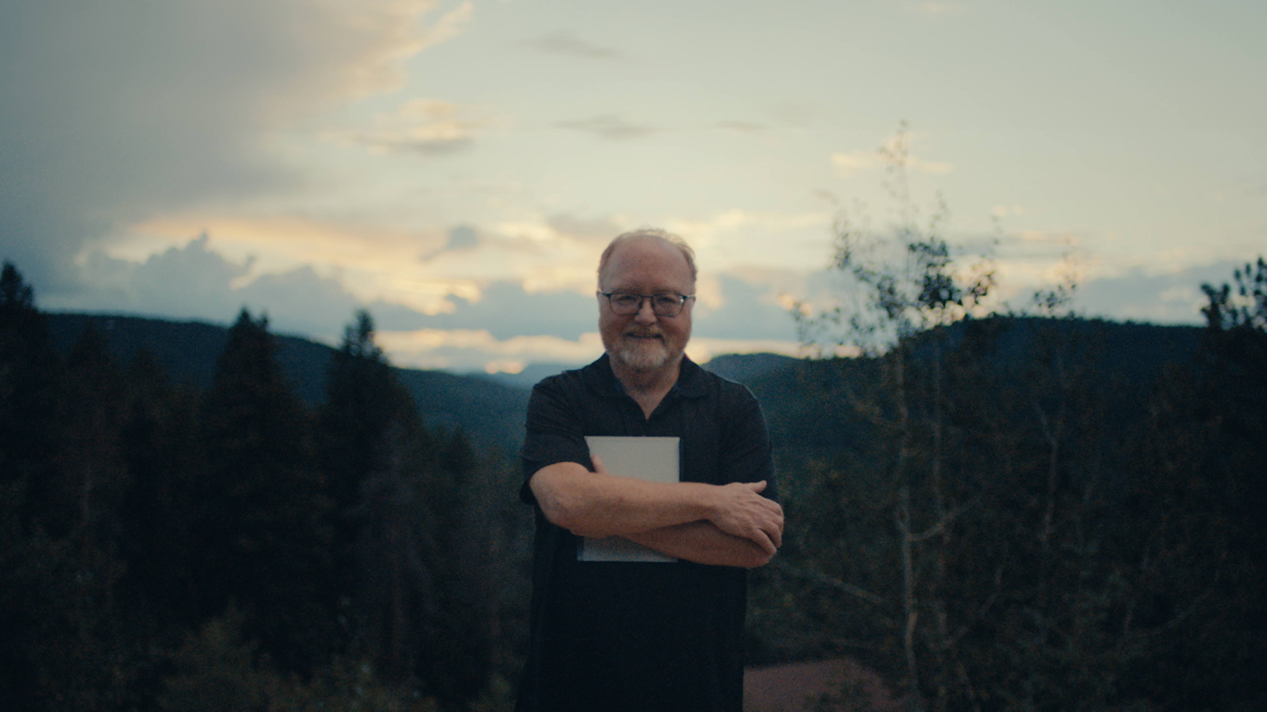 Man holding a reMarkable paper tablet