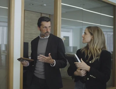 How removing paper and distractions put presence front and center at Salesforce. article image