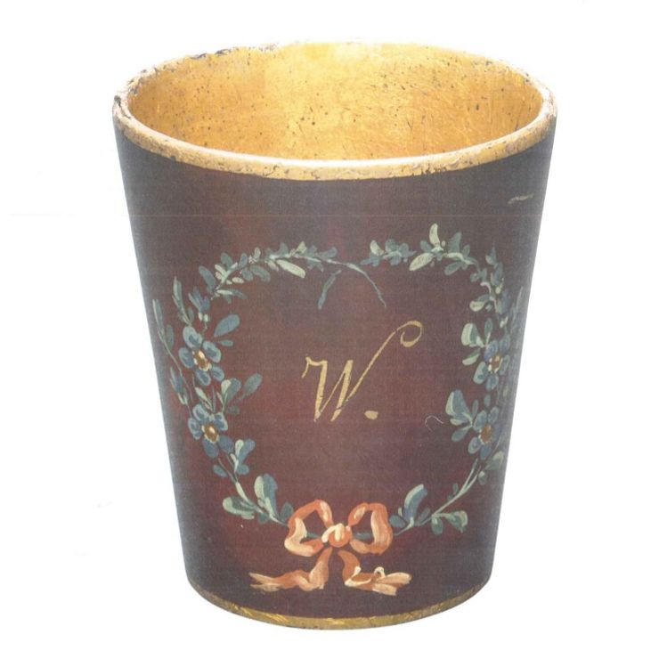 Trinkbecher mit W Trinkbecher mit W