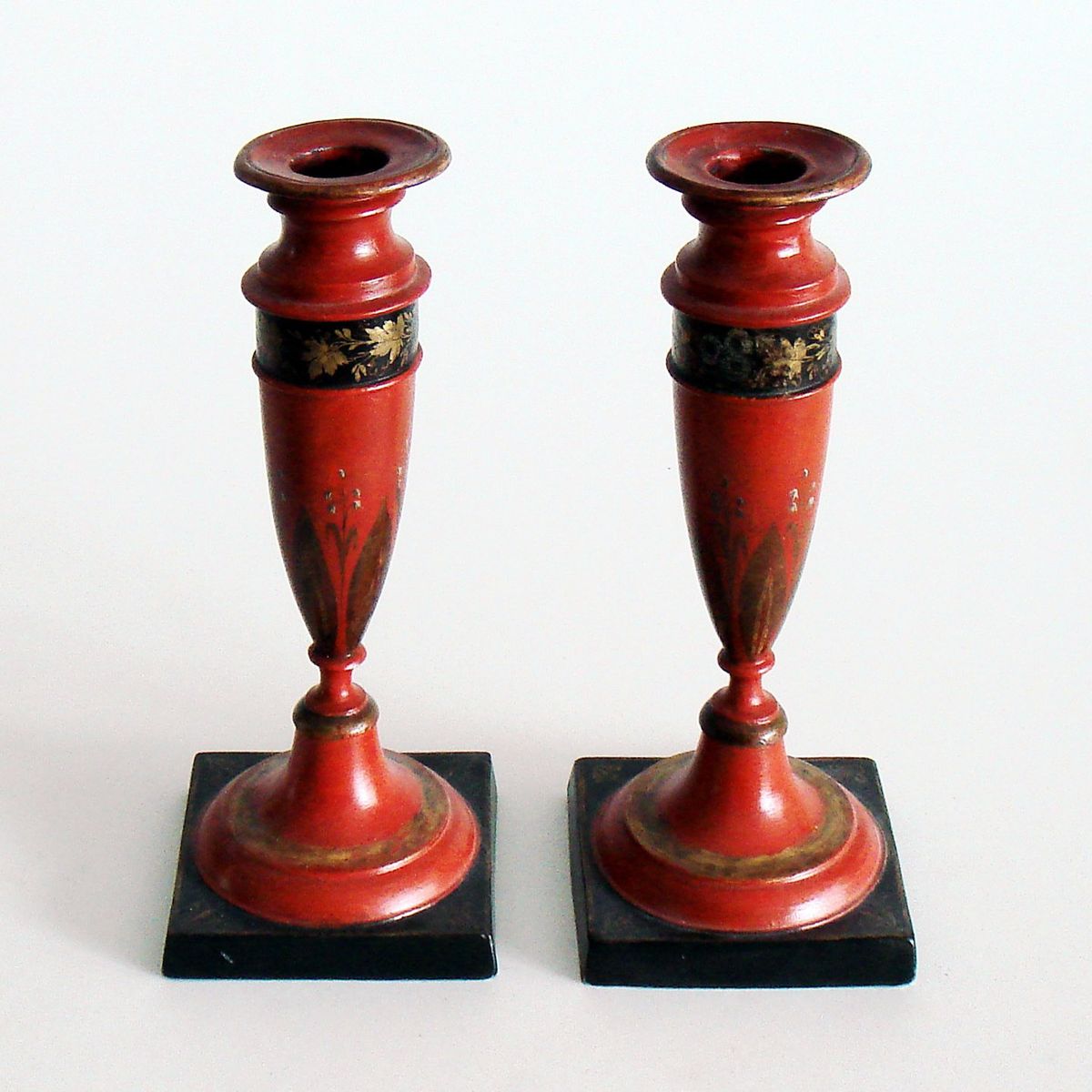 Leuchterpaar rot/schwarz/gold