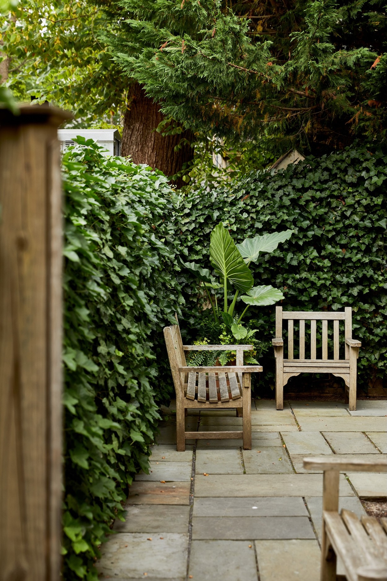 Miroslava-Land-and-Design-Nantucket-Landscape-Architecture-Faraway-Nantucket-Tranquil-Garden-Corner