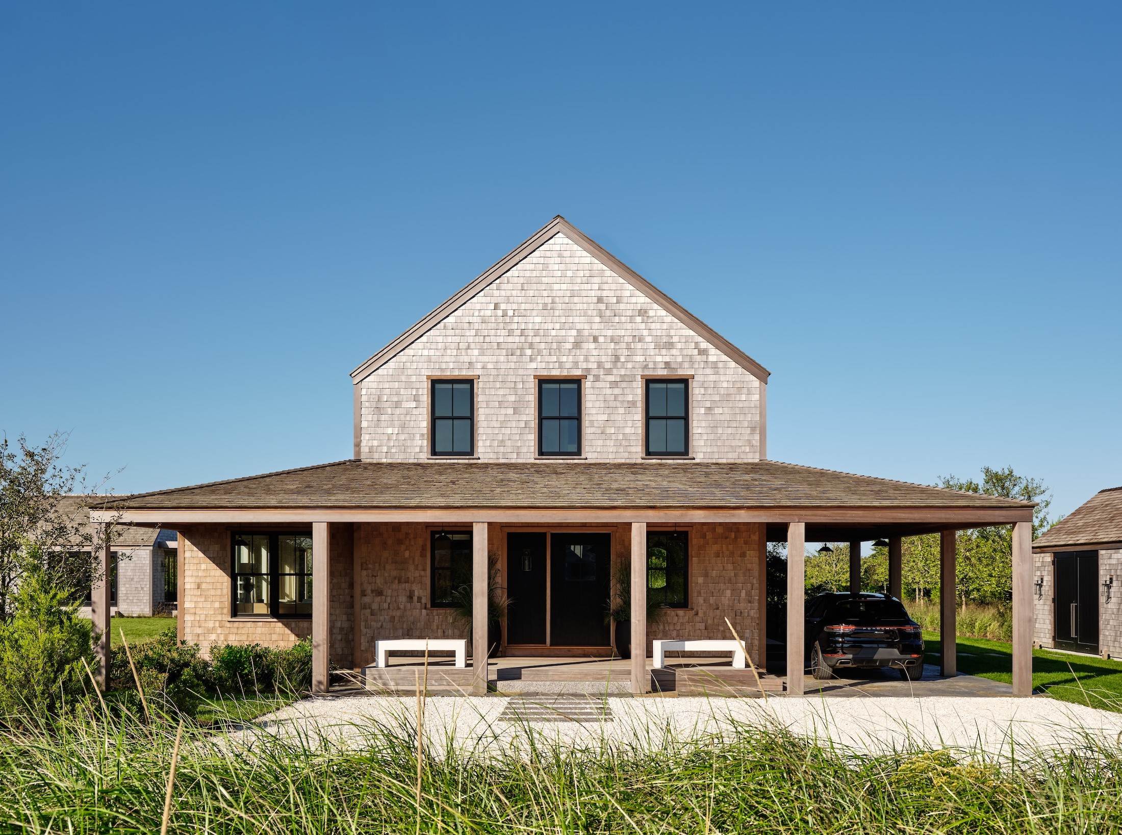 Miroslava-Land-and-Design-Nantucket-Landscape-Architecture-Cannonbury-Place-Front-Exterior