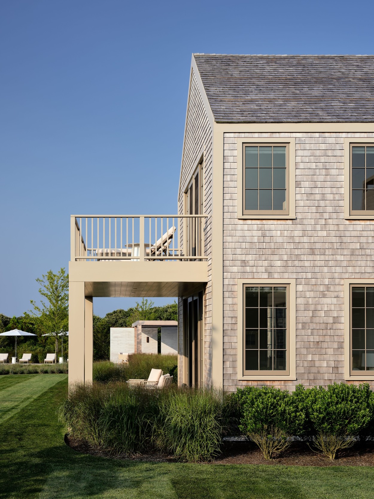 Miroslava-Land-and-Design-Nantucket-Landscape-Architecture-Pocomo-Estate-Sunlit-Beach-House-Exterior
