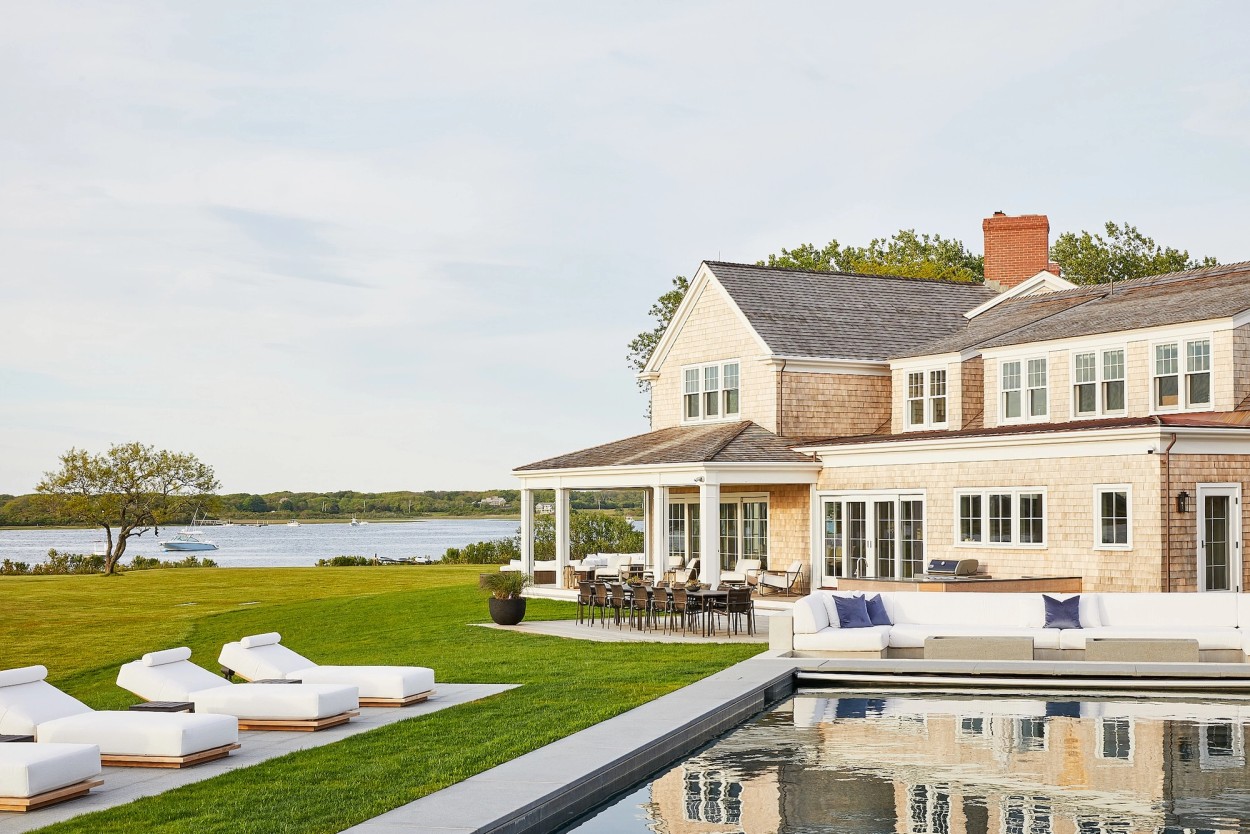 Miroslava-Land-and-Design-Nantucket-Landscape-Architecture-Polpis-Harbor-Lakeside-Elegance-Outdoor-Living