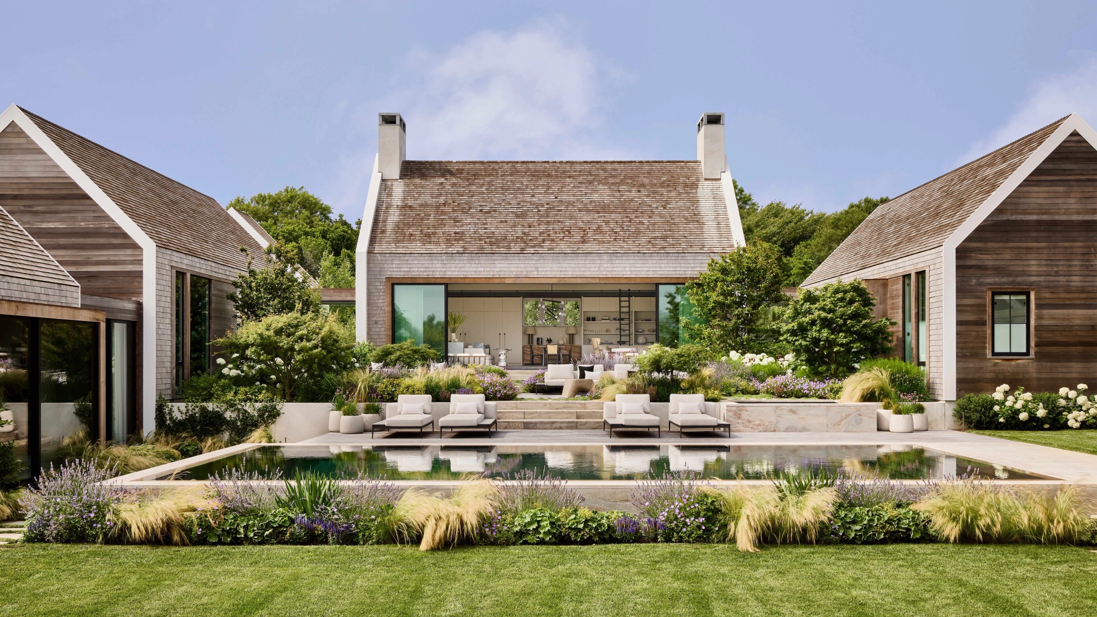 Miroslava-Land-and-Design-Nantucket-Landscape-Architecture-Courtyard-House-Elegant-Poolside-Retreat