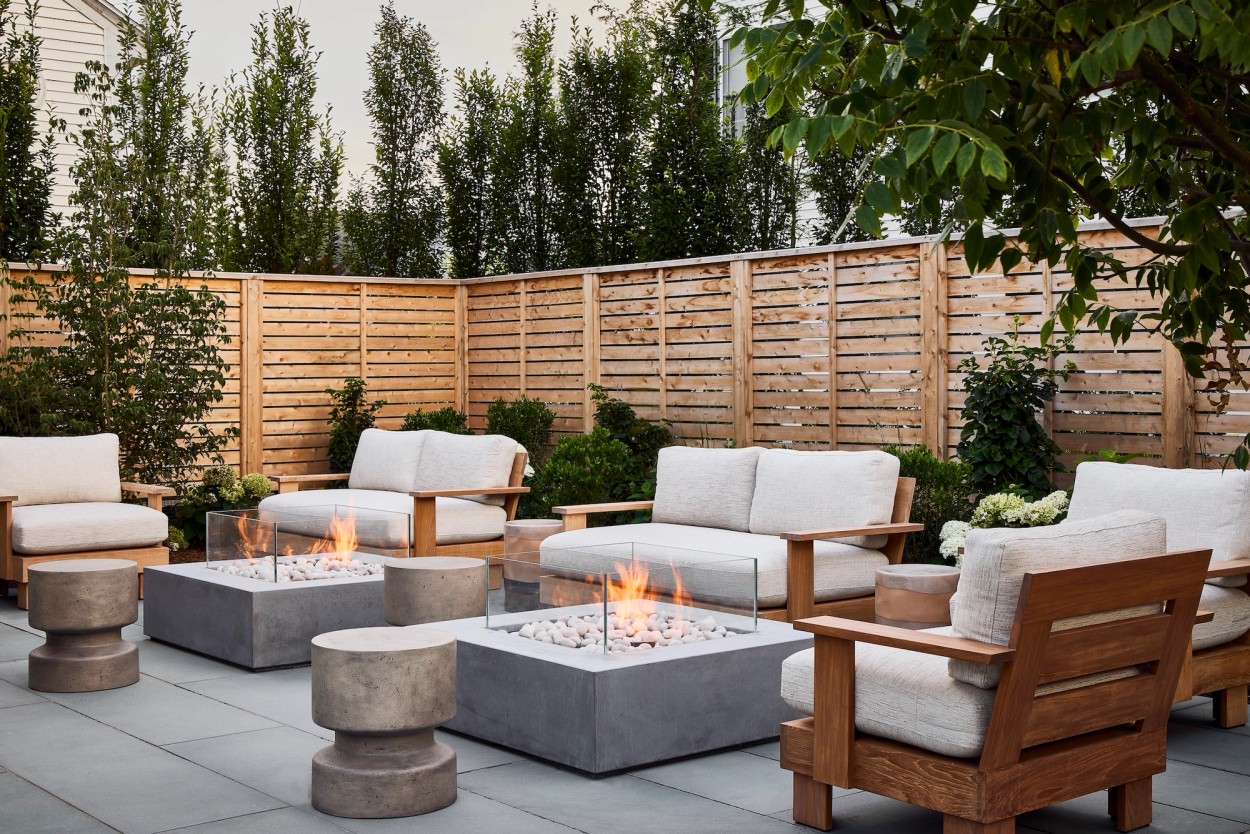 Miroslava-Land-and-Design-Nantucket-Landscape-Architecture-Faraway-Martha's-Vineyard-Outdoor-Fire-Pit-Patio