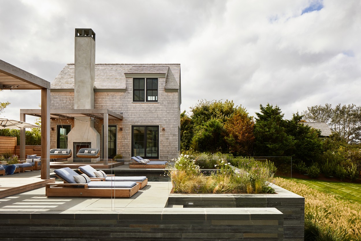Miroslava-Land-and-Design-Nantucket-Landscape-Architecture-Monomoy-Serenity-Outdoor-Living-Space-With-Pool