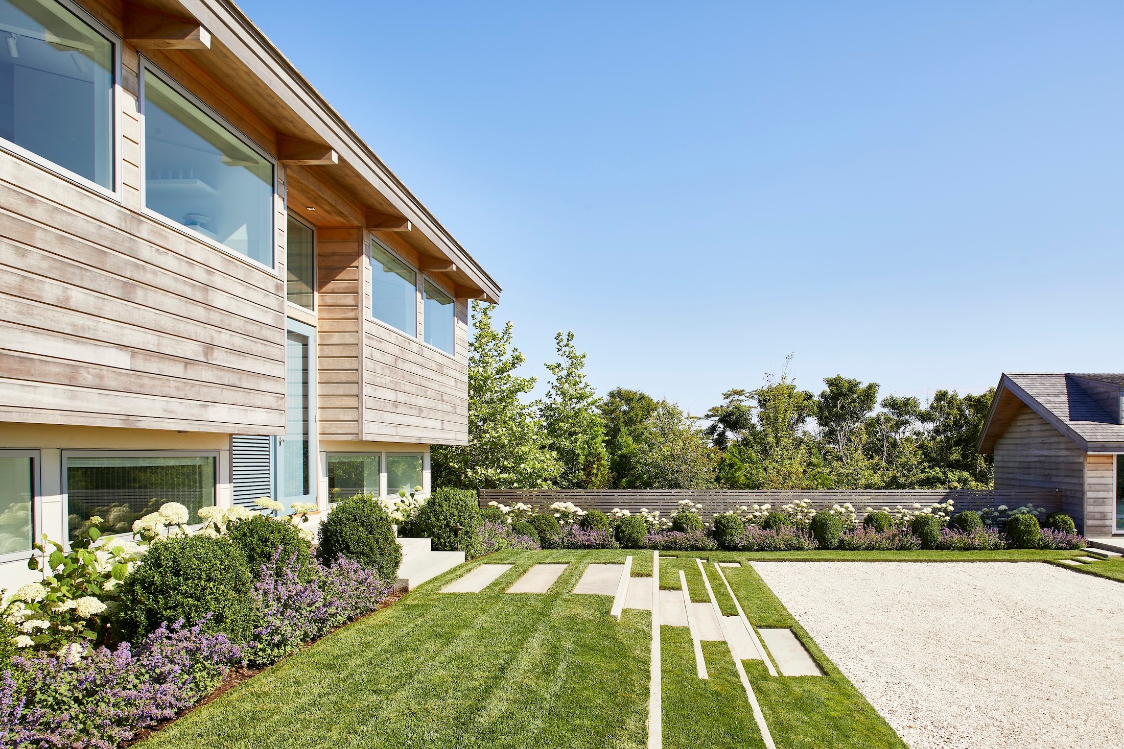 Miroslava-Land-and-Design-Nantucket-Landscape-Architecture-Overlook-Elegant-Beachside-Residence