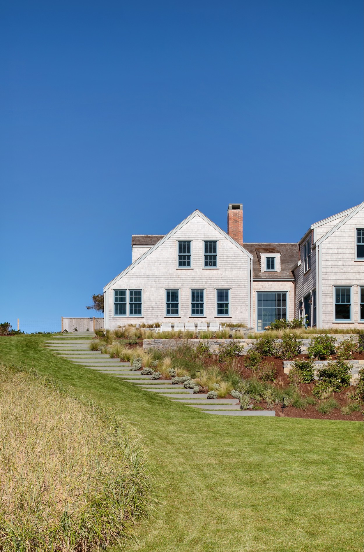 Miroslava-Land-and-Design-Nantucket-Landscape-Architecture-North-Side-White-Shingle-House-Landscaped-Garden