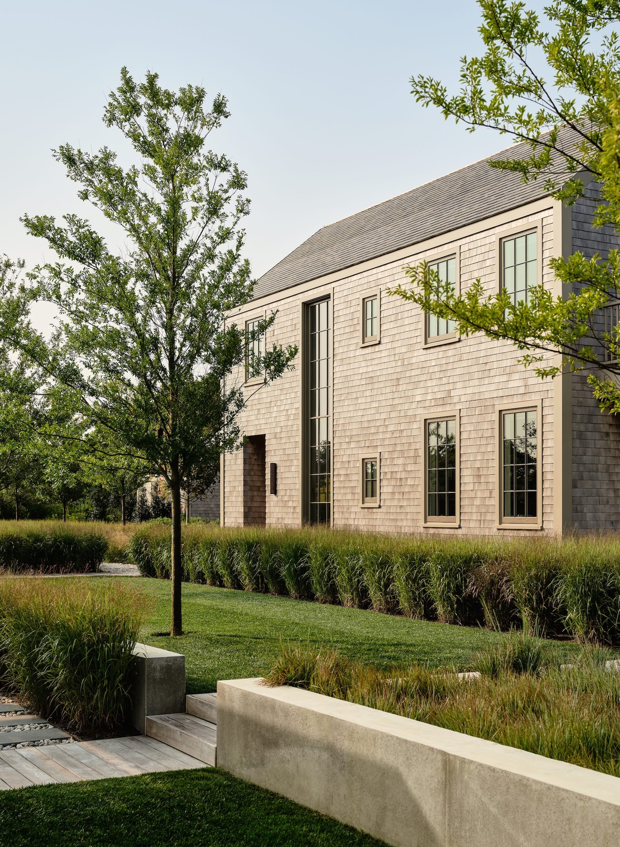 Miroslava-Land-and-Design-Nantucket-Landscape-Architecture-Pocomo-Estate-Elegant-Home-Exterior-Landscape