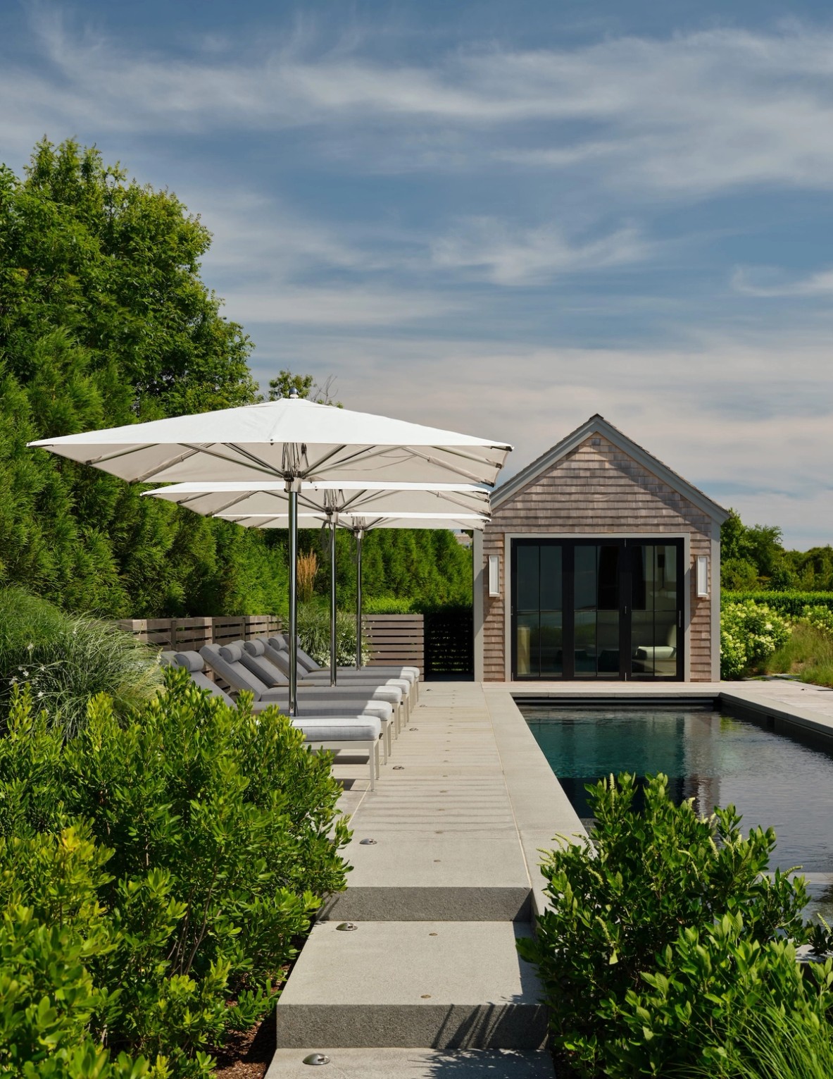 Miroslava-Land-and-Design-Nantucket-Landscape-Architecture-Shawkemo-Retreat-Poolside-Relaxation-Space