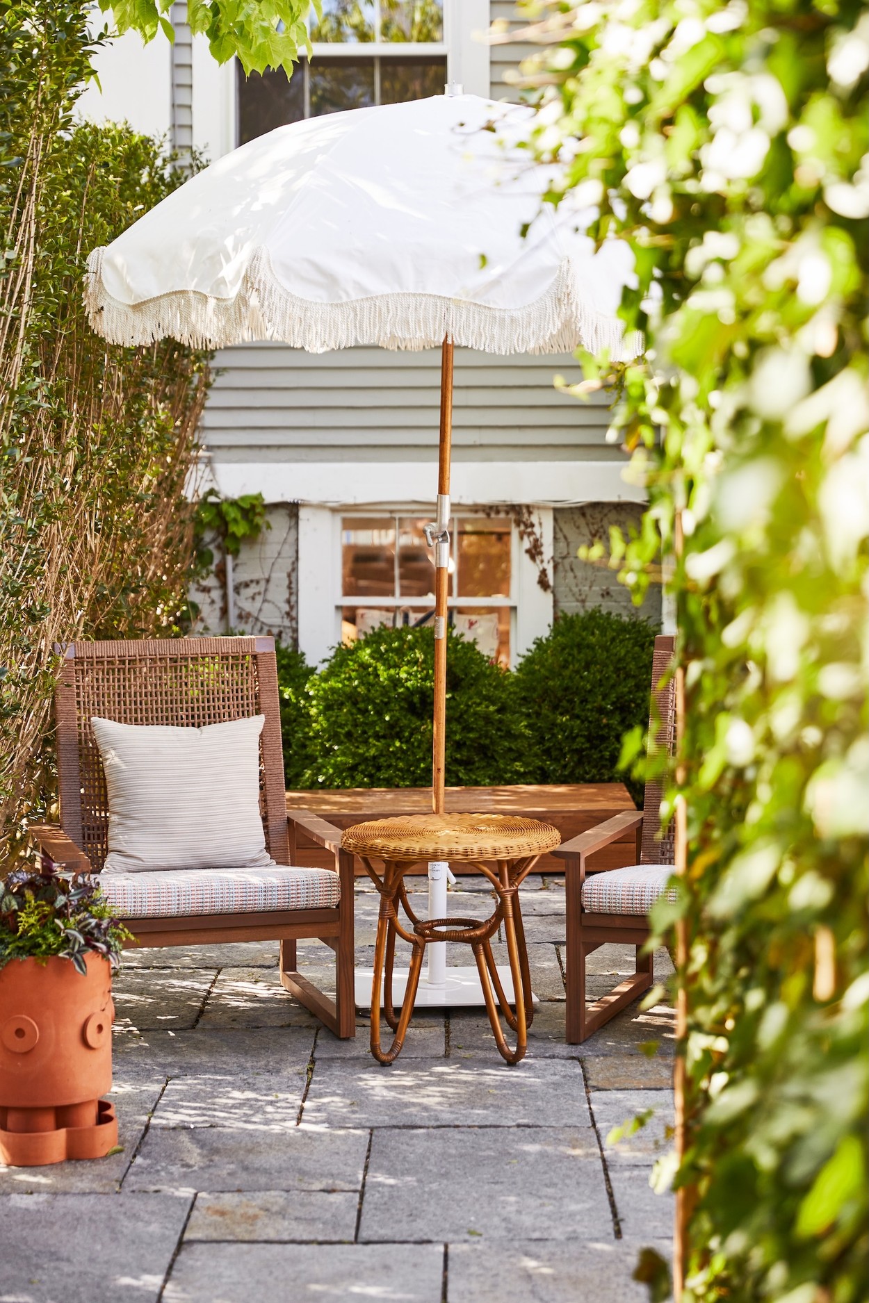 Miroslava-Land-and-Design-Nantucket-Landscape-Architecture-Faraway-Nantucket-Outdoor-Lounge