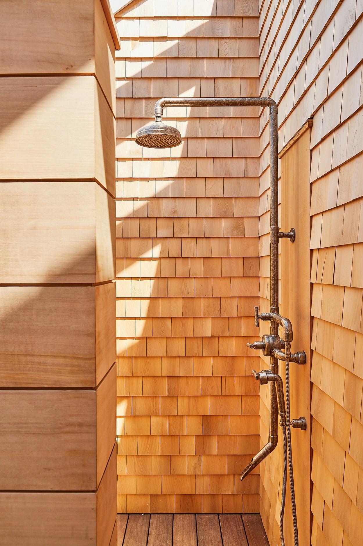 Miroslava-Land-and-Design-Nantucket-Landscape-Architecture-Polpis-Harbor-Outdoor-Shower-Wooden-Surround