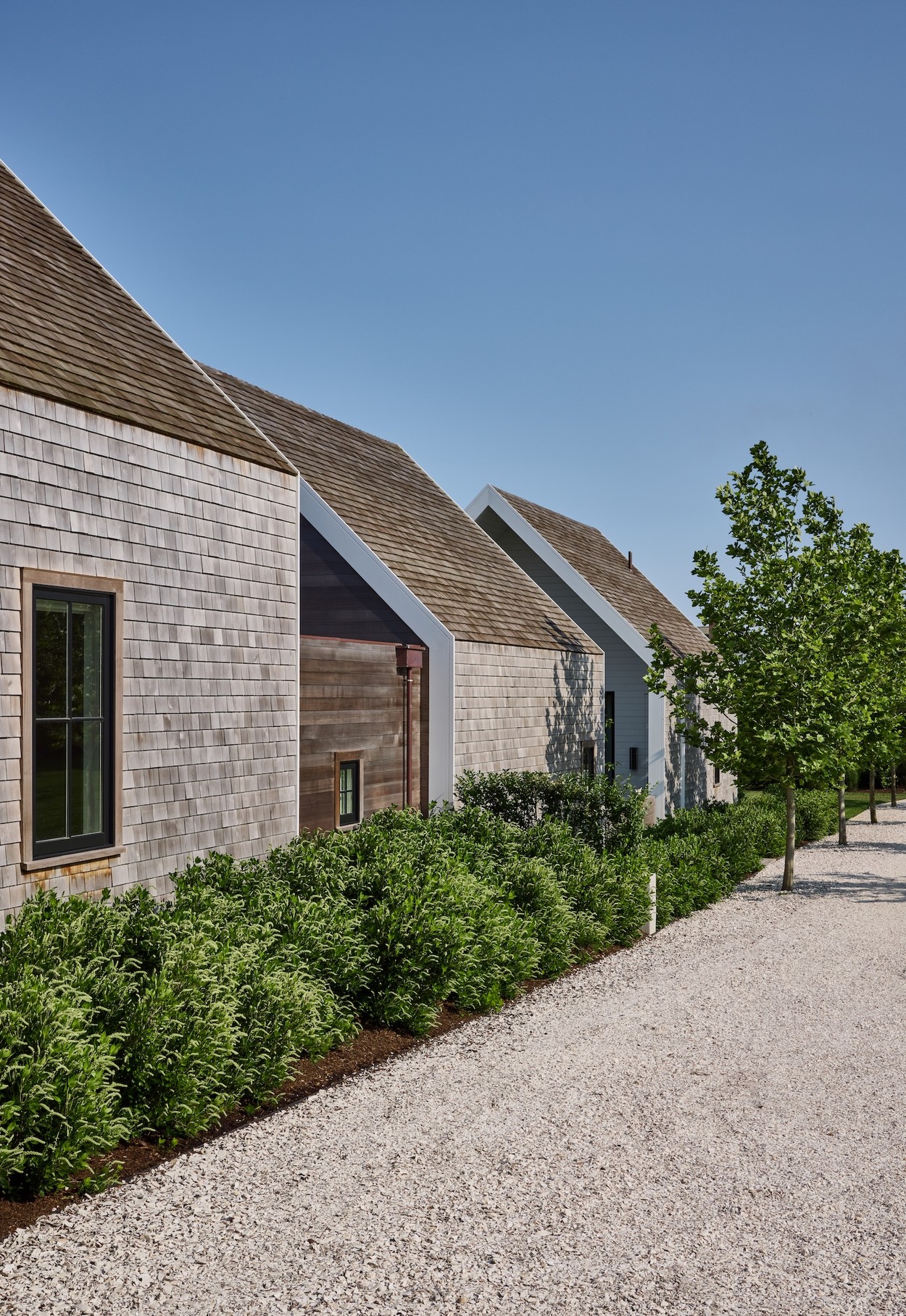 Miroslava-Land-and-Design-Nantucket-Landscape-Architecture-Courtyard-House-Shingle-Clad-Homes-Landscaping