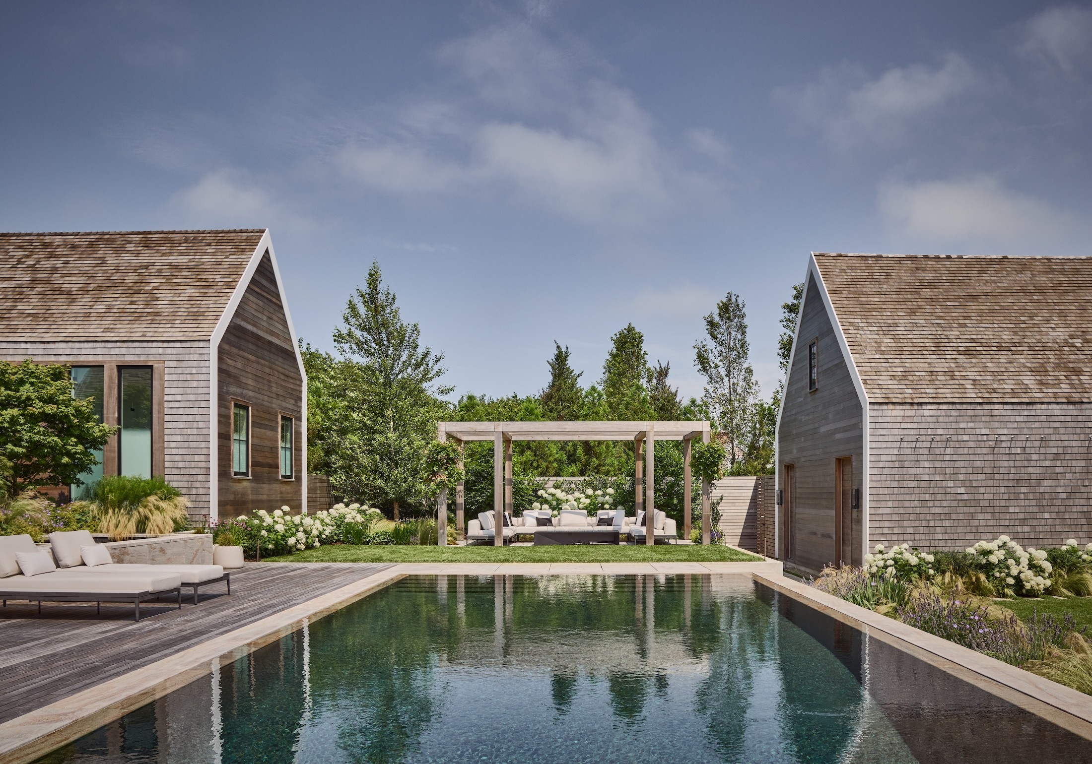 Miroslava-Land-and-Design-Nantucket-Landscape-Architecture-Courtyard-House-Poolside-Relaxation-Outdoor-Living