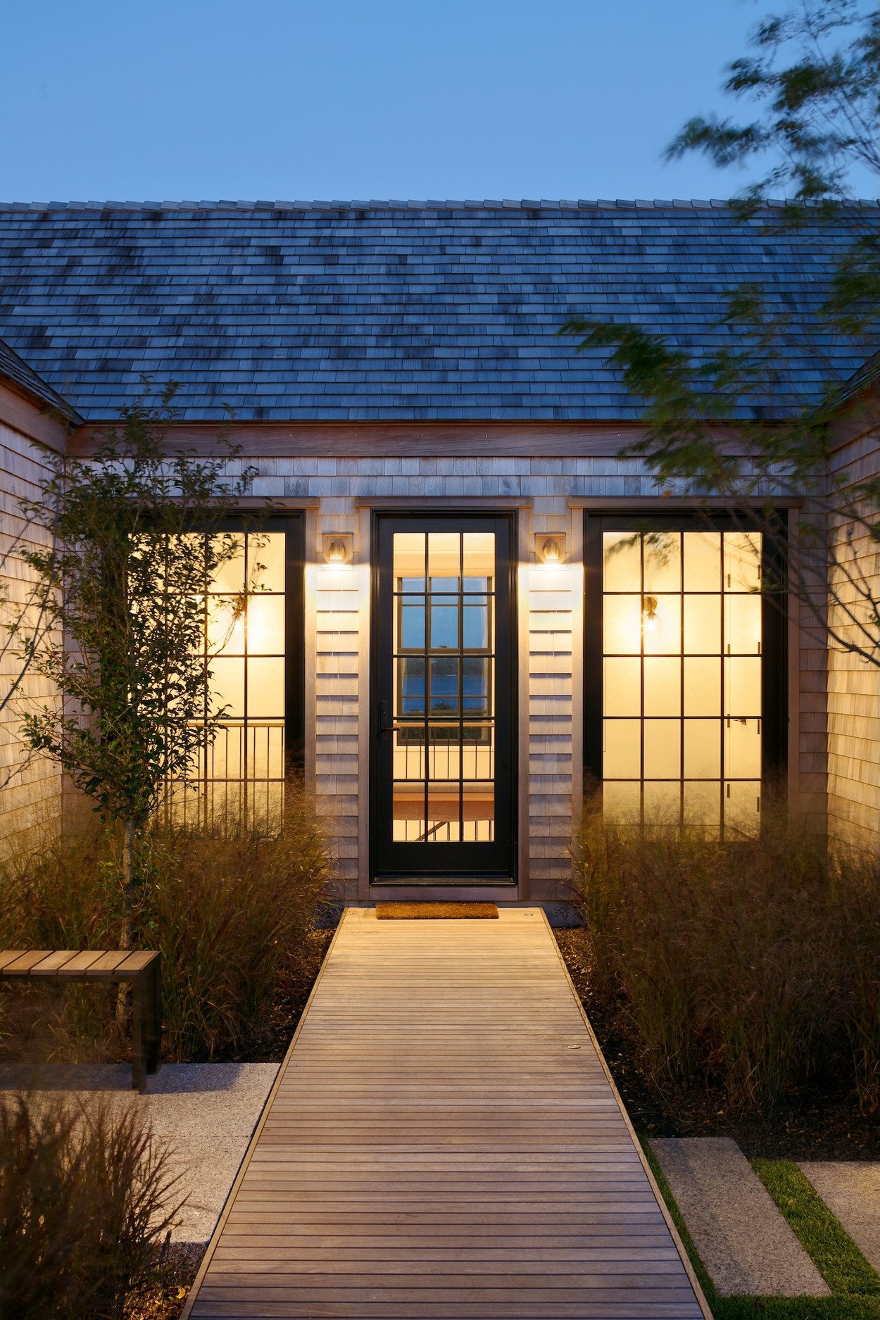Miroslava-Land-and-Design-Nantucket-Landscape-Architecture-Beacon-View-Evening-Entrance