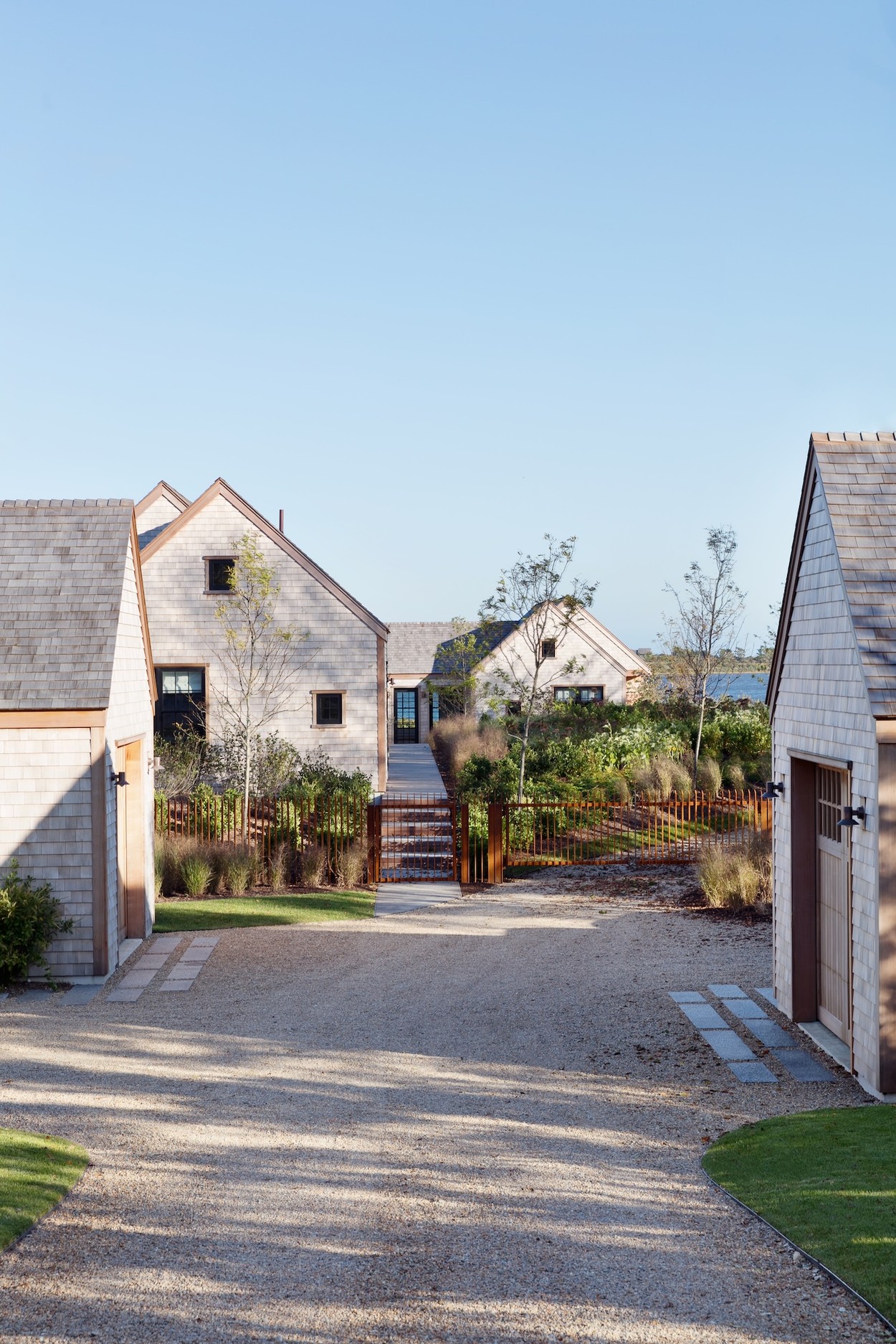 Miroslava-Land-and-Design-Nantucket-Landscape-Architecture-Beacon-View-Exterior-Architecture