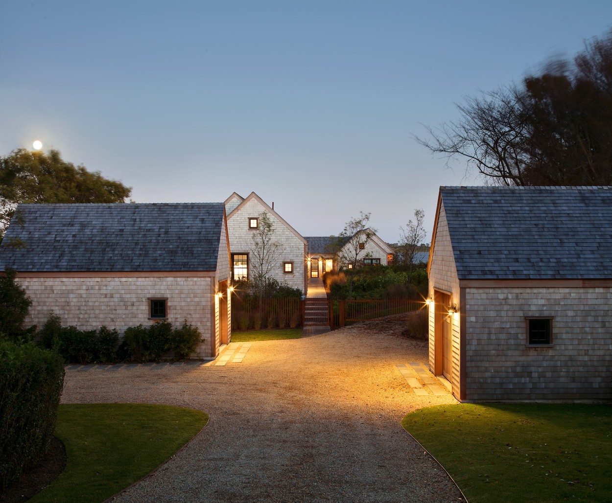 Miroslava-Land-and-Design-Nantucket-Landscape-Architecture-Beacon-View-House-Evening