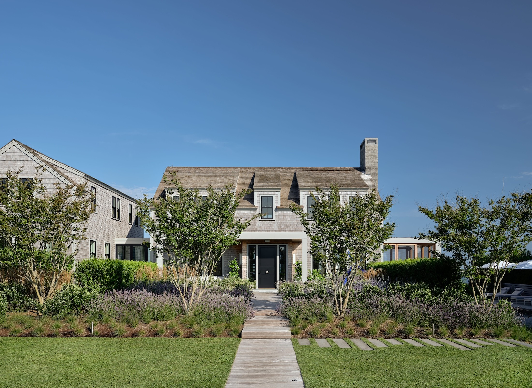 Miroslava-Land-and-Design-Nantucket-Landscape-Architecture-Shawkemo-Retreat-Beautiful-Home-With-Garden