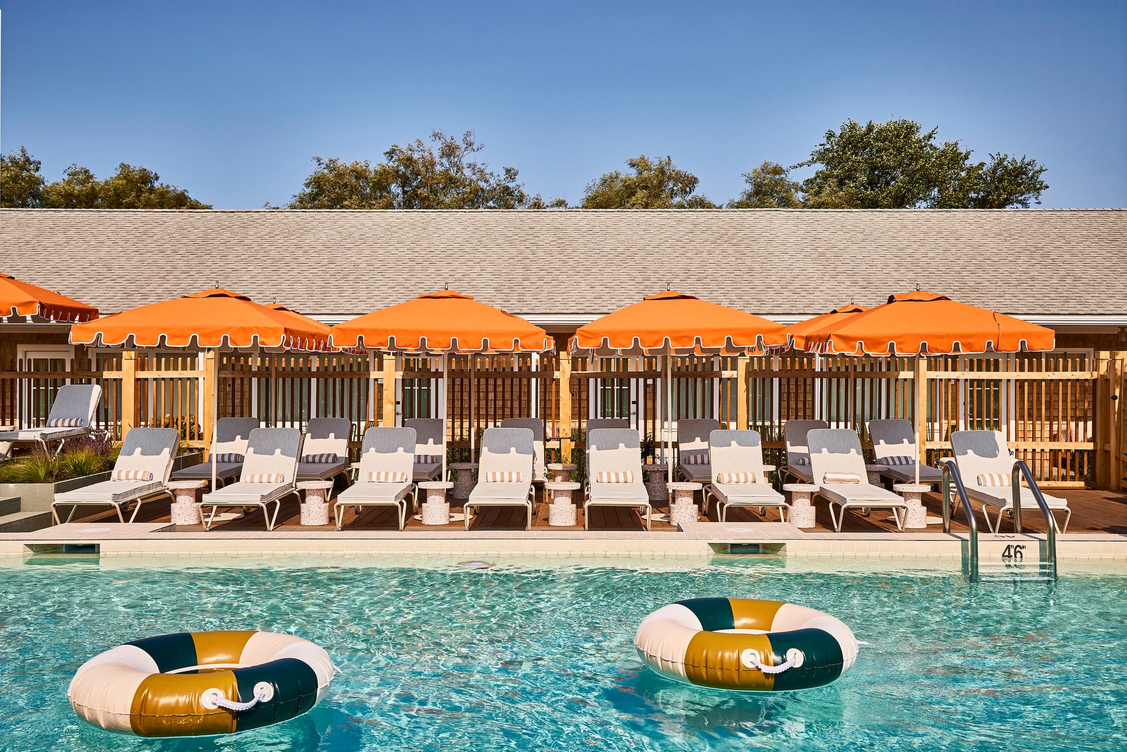 Miroslava-Land-and-Design-Nantucket-Landscape-Architecture-The-Beachside-Poolside-Escape-With-Umbrellas