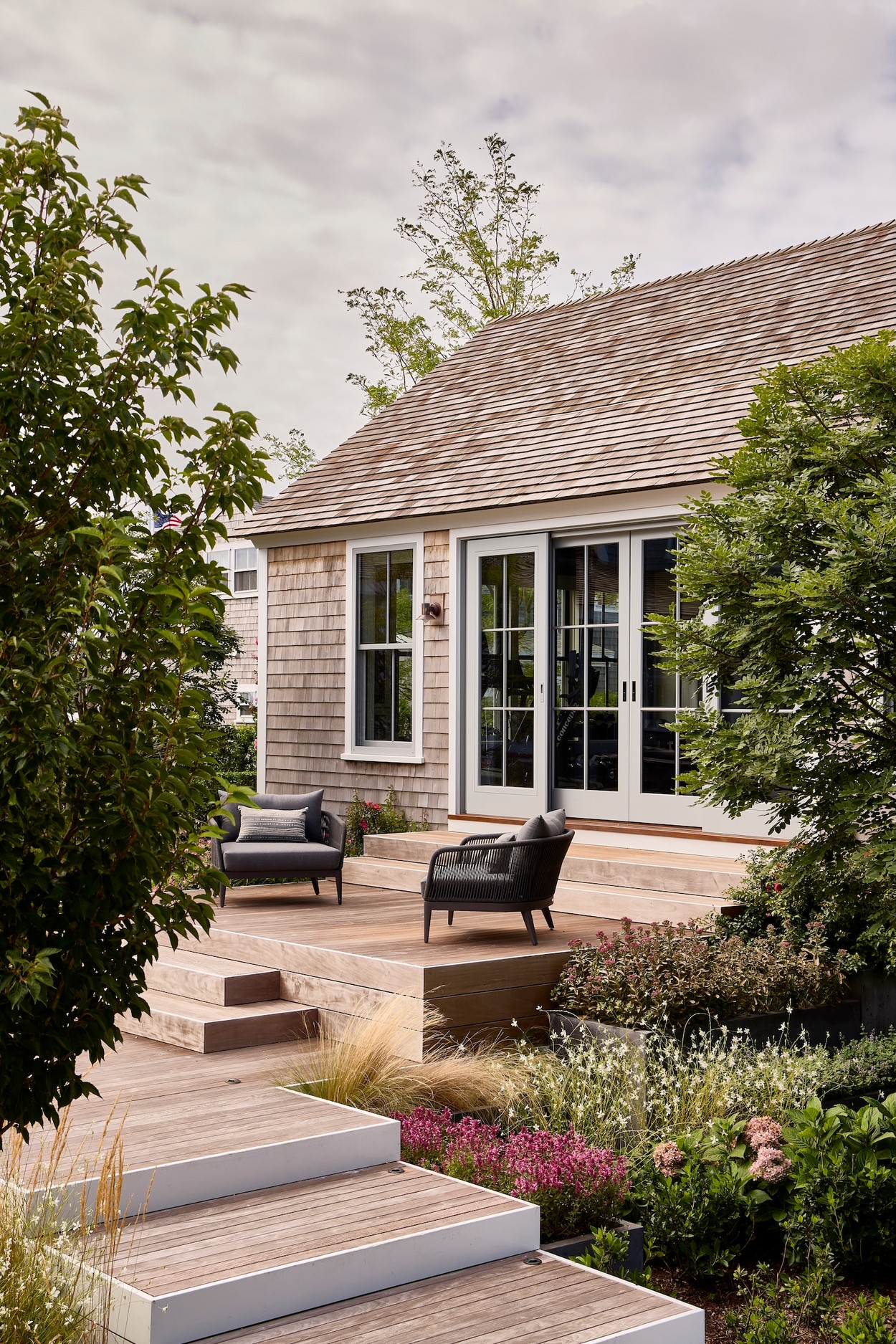 Miroslava-Land-and-Design-Nantucket-Landscape-Architecture-Brant-Point-Charming-Garden-View