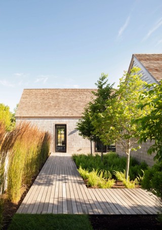 Miroslava-Land-and-Design-Nantucket-Landscape-Architecture-Hawthorne-Park-Wooden-Pathway-Entrance