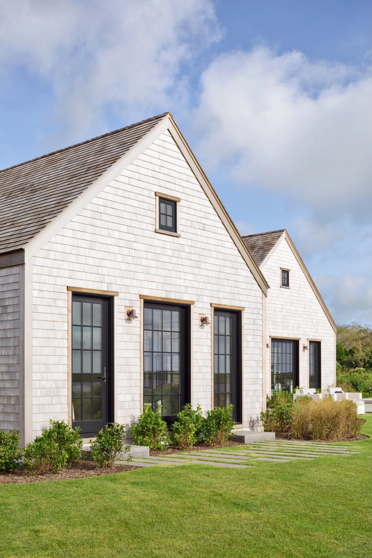 Miroslava-Land-and-Design-Nantucket-Landscape-Architecture-Beacon-View-Exterior