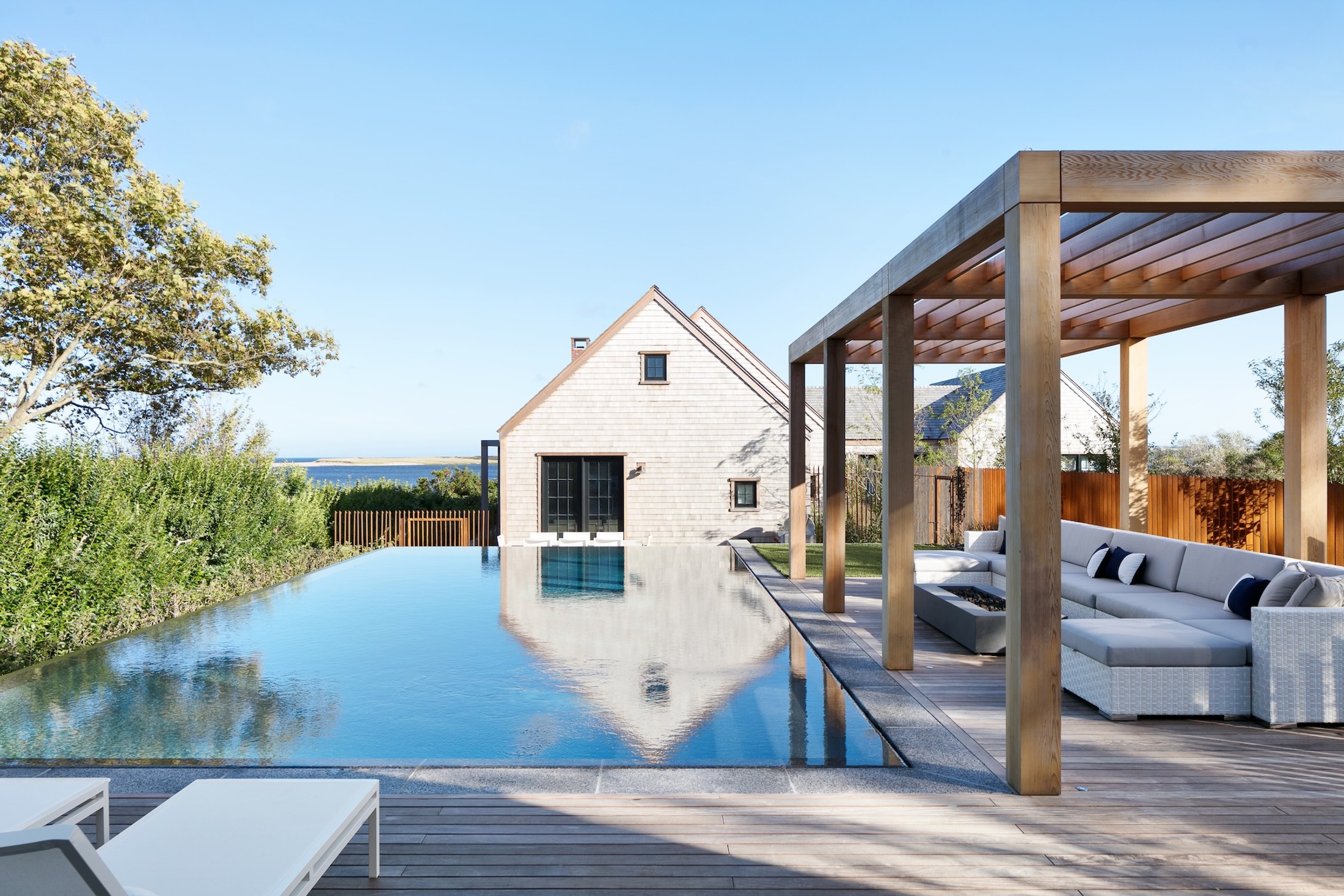 Miroslava-Land-and-Design-Nantucket-Landscape-Architecture-Beacon-View-Infinity-Pool