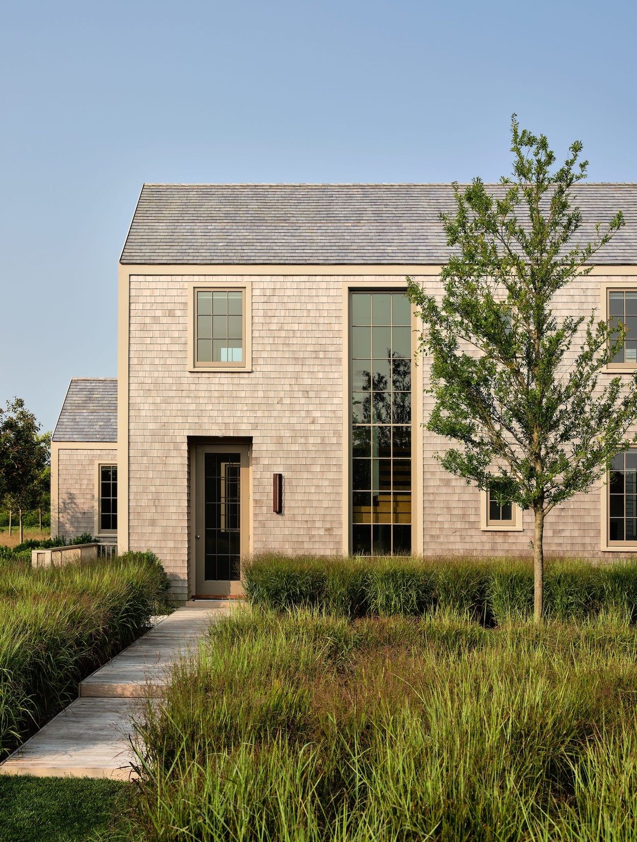 Miroslava-Land-and-Design-Nantucket-Landscape-Architecture-Pocomo-Estate-Elegant-Home-Exterior-Design
