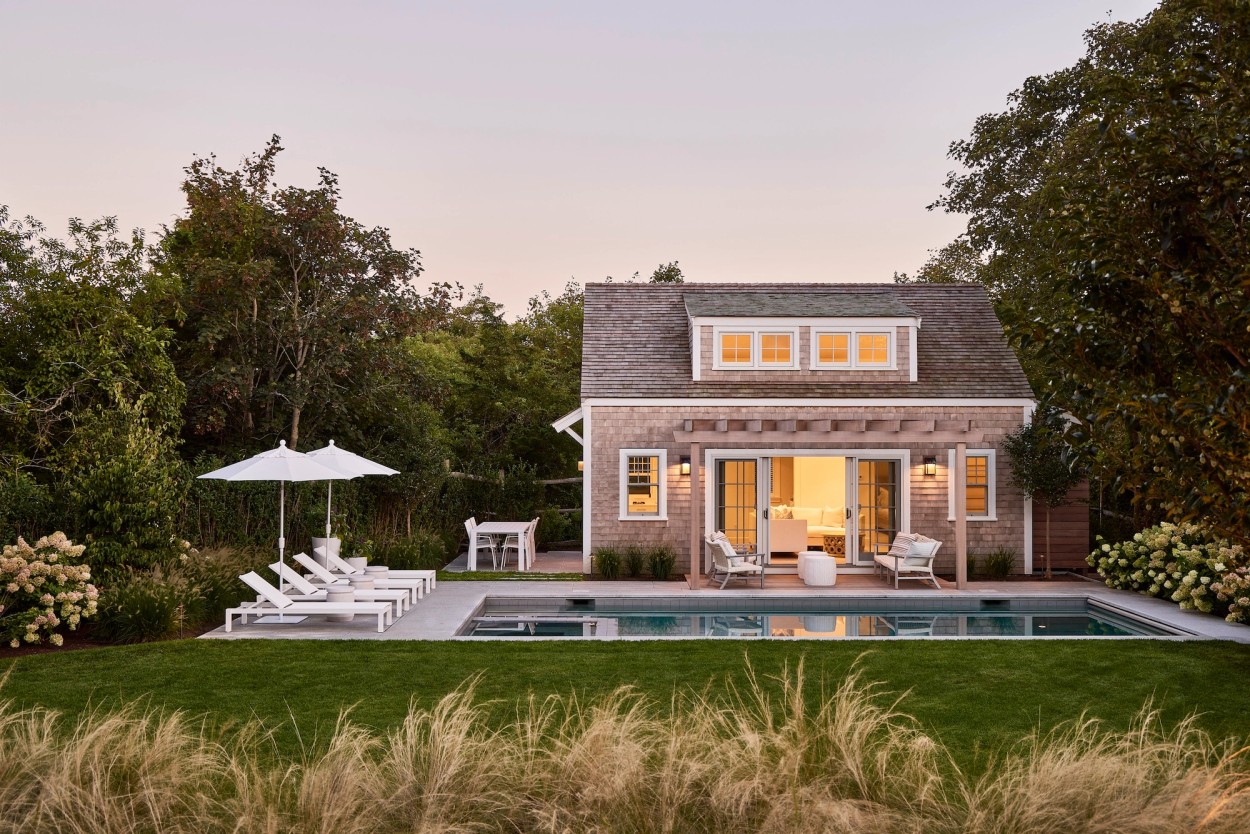 Miroslava-Land-and-Design-Nantucket-Landscape-Architecture-Edge-of-Town-Charming-Poolside-Cottage