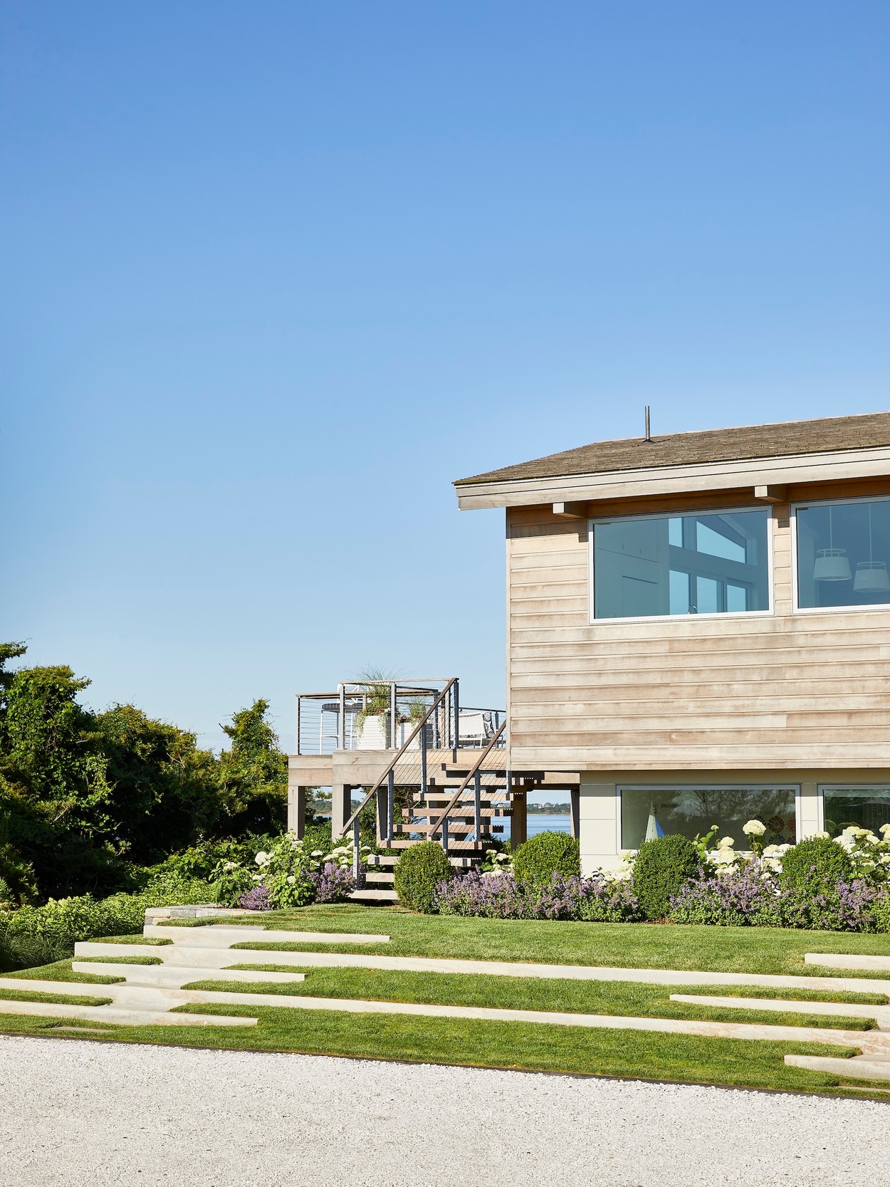Miroslava-Land-and-Design-Nantucket-Landscape-Architecture-Overlook-Beachfront-House-Exterior