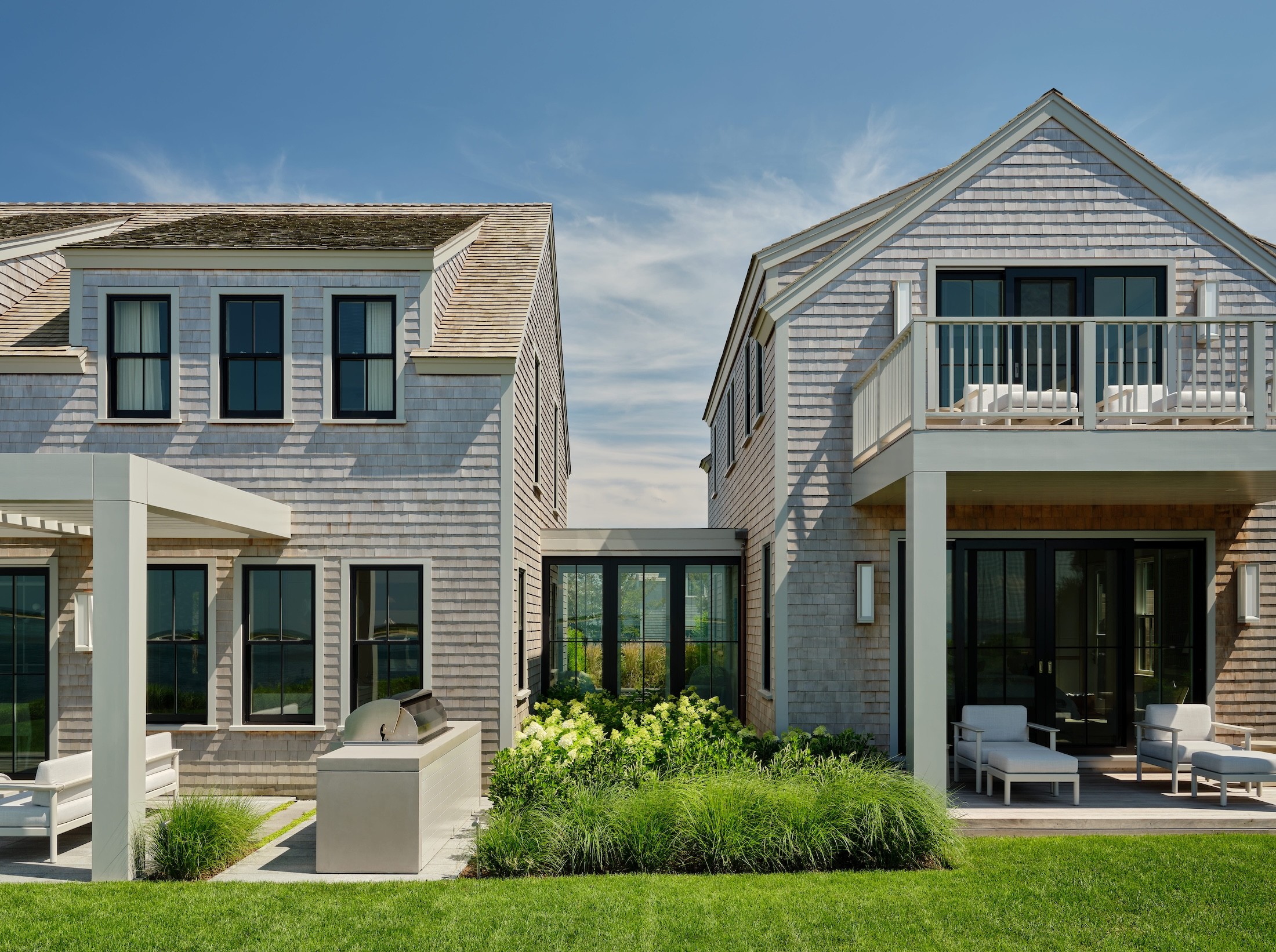 Miroslava-Land-and-Design-Nantucket-Landscape-Architecture-Shawkemo-Retreat-Breezeway-Exterior