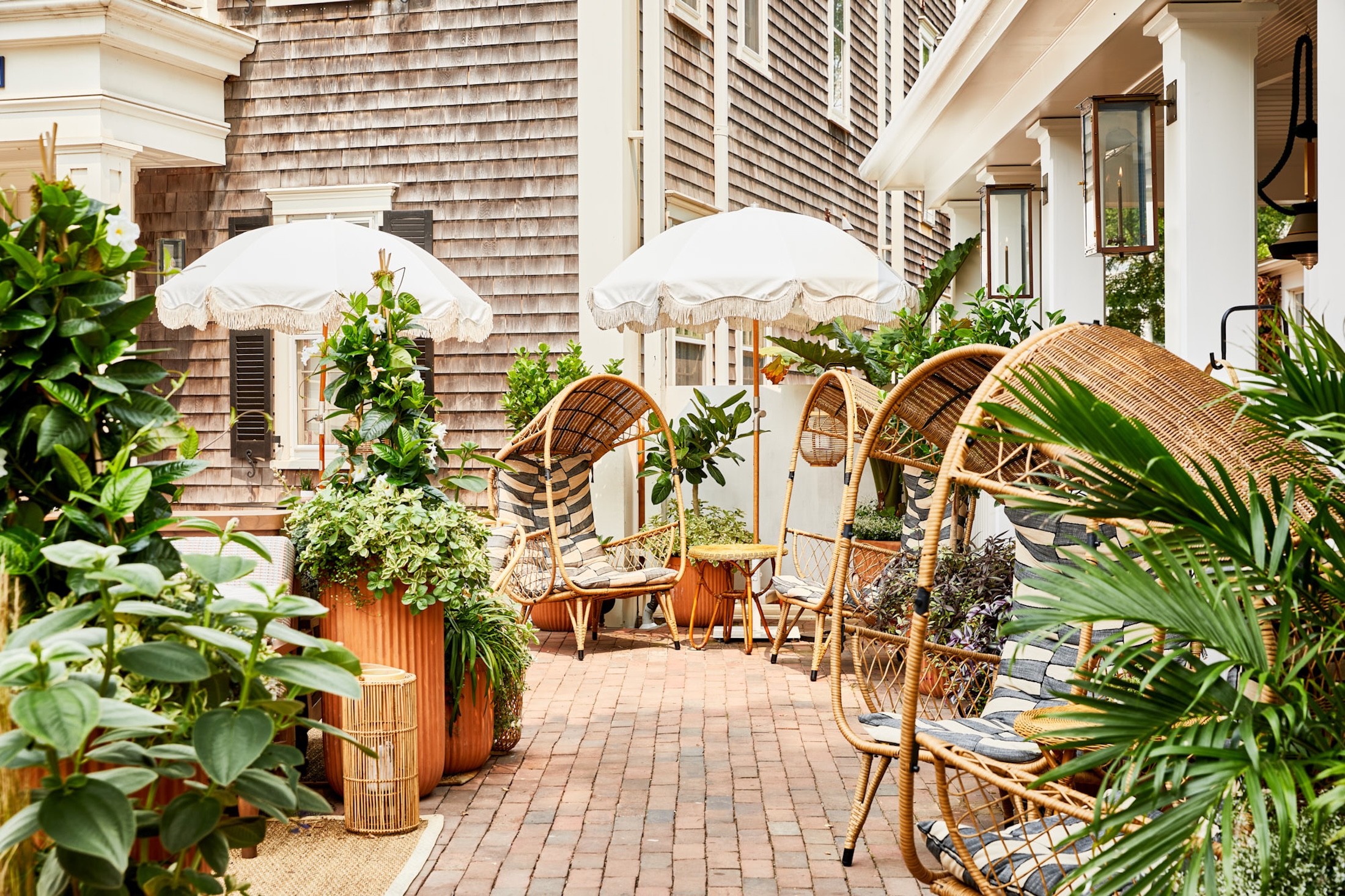 Miroslava-Land-and-Design-Nantucket-Landscape-Architecture-Faraway-Nantucket-Serene-Outdoor-Seating