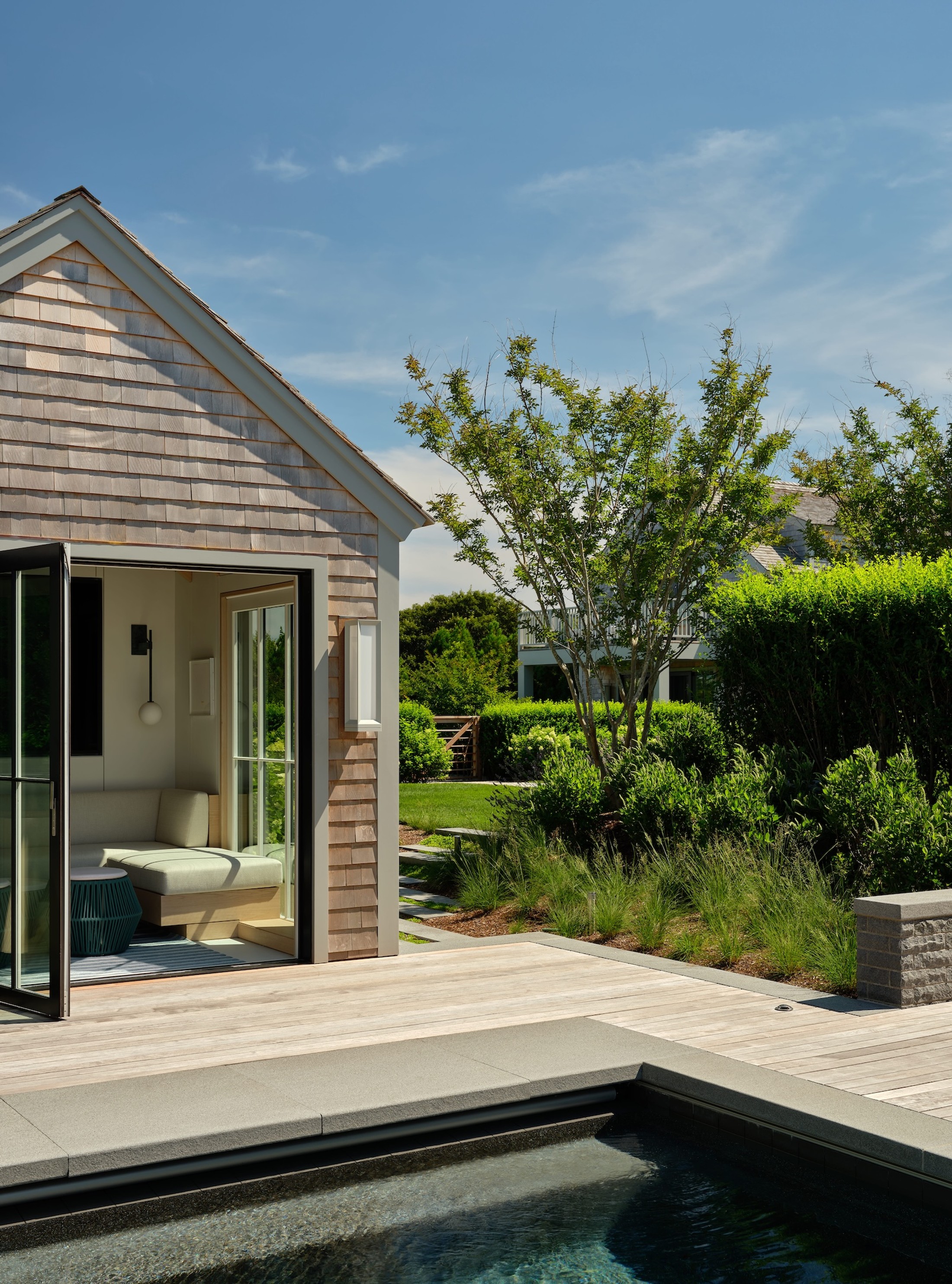 Miroslava-Land-and-Design-Nantucket-Landscape-Architecture-Shawkemo-Retreat-Poolside-Relaxation-House