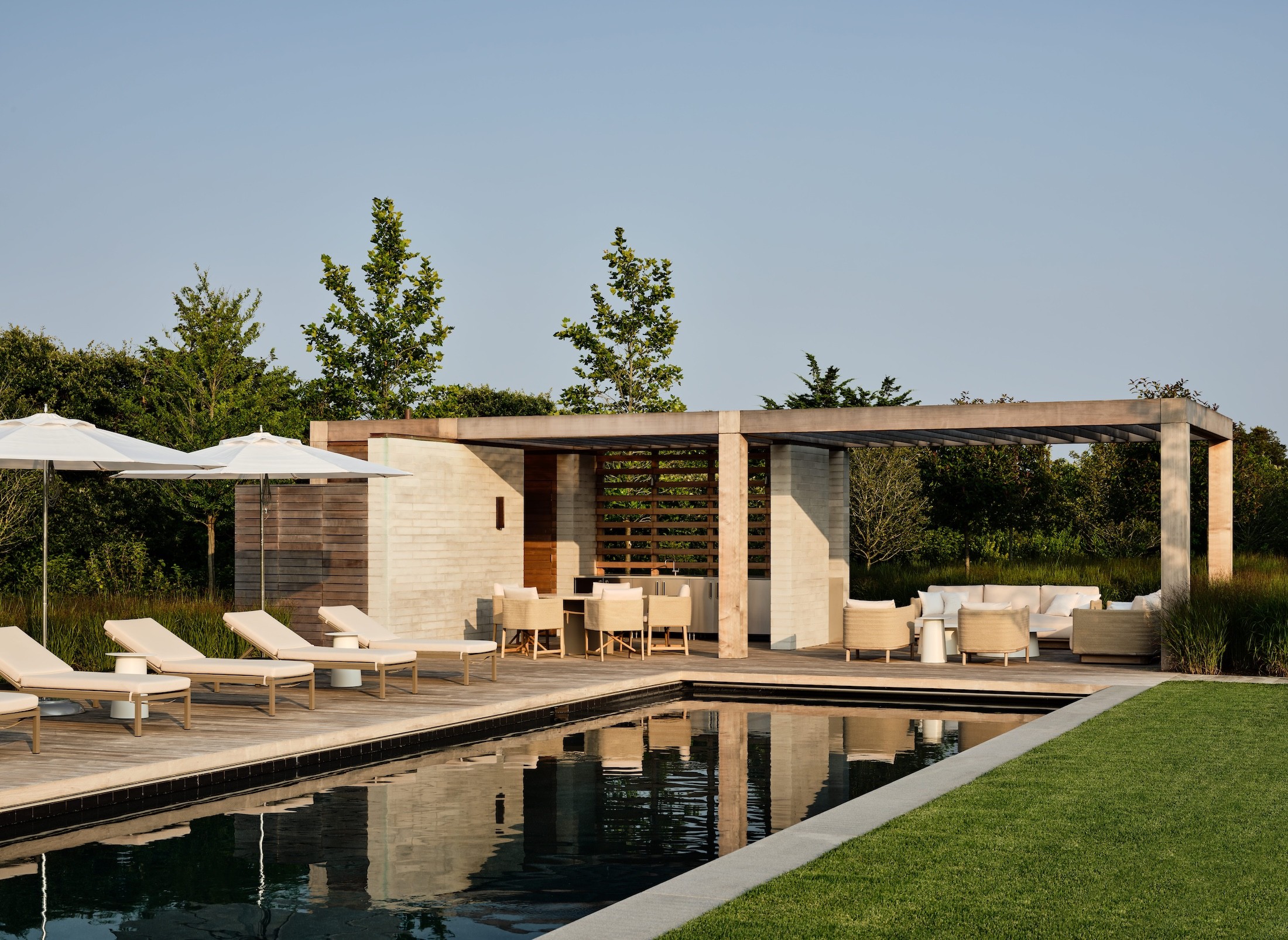 Miroslava-Land-and-Design-Nantucket-Landscape-Architecture-Pocomo-Estate-Poolside-Oasis-With-Pergola