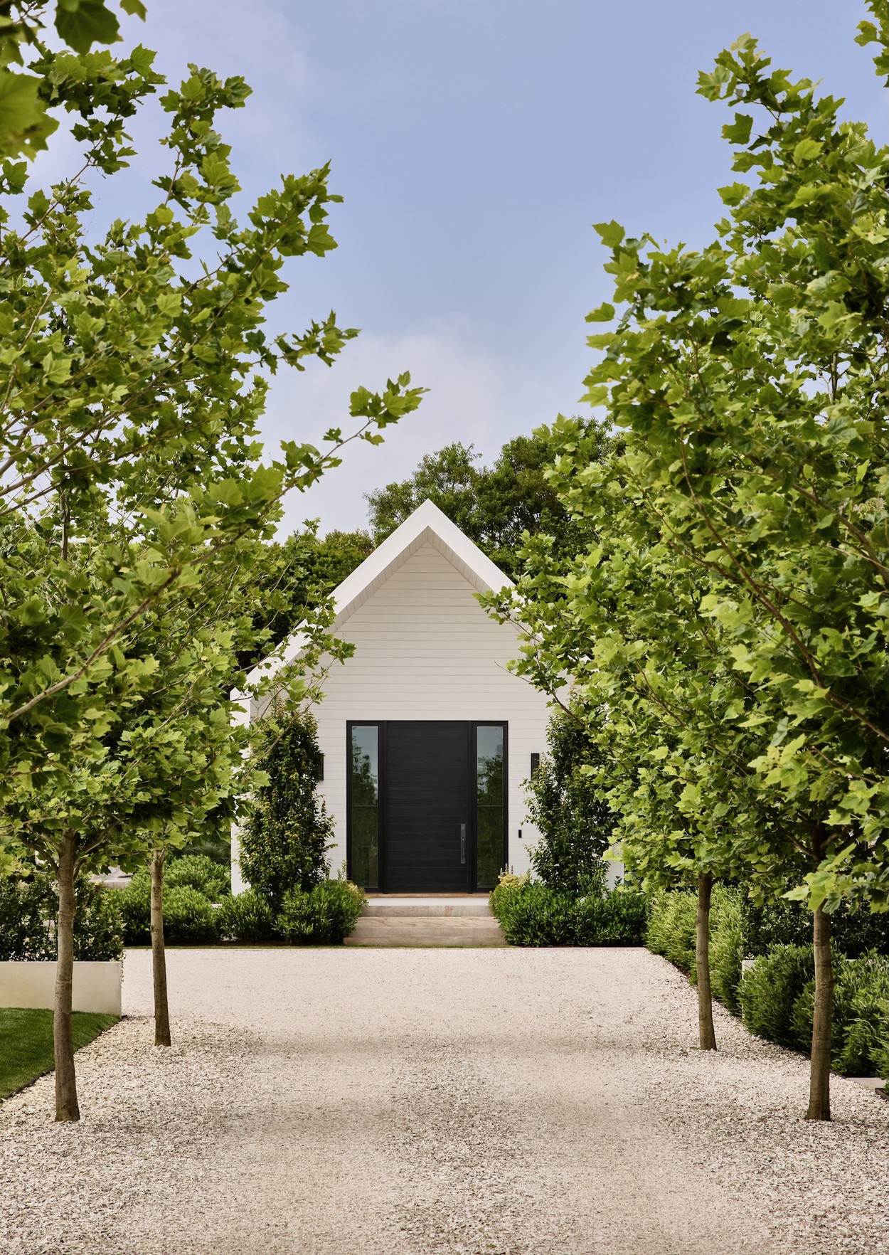 Miroslava-Land-and-Design-Nantucket-Landscape-Architecture-Courtyard-House-Entrance