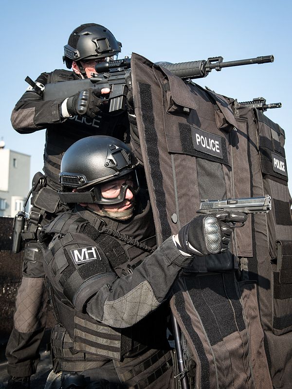 POLICE