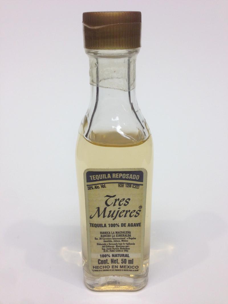 Tres Mujeres - Image 1