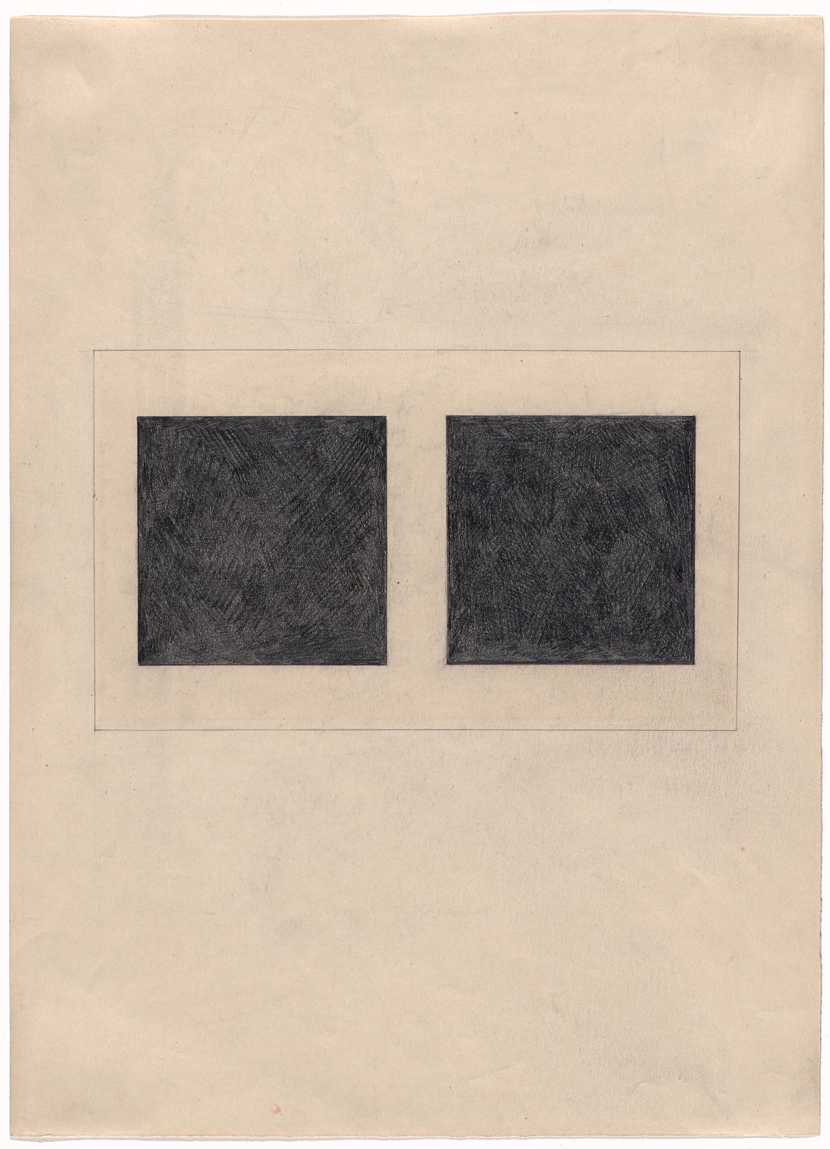 Dos cuadrados oscuros sobre un fondo de papel beige.