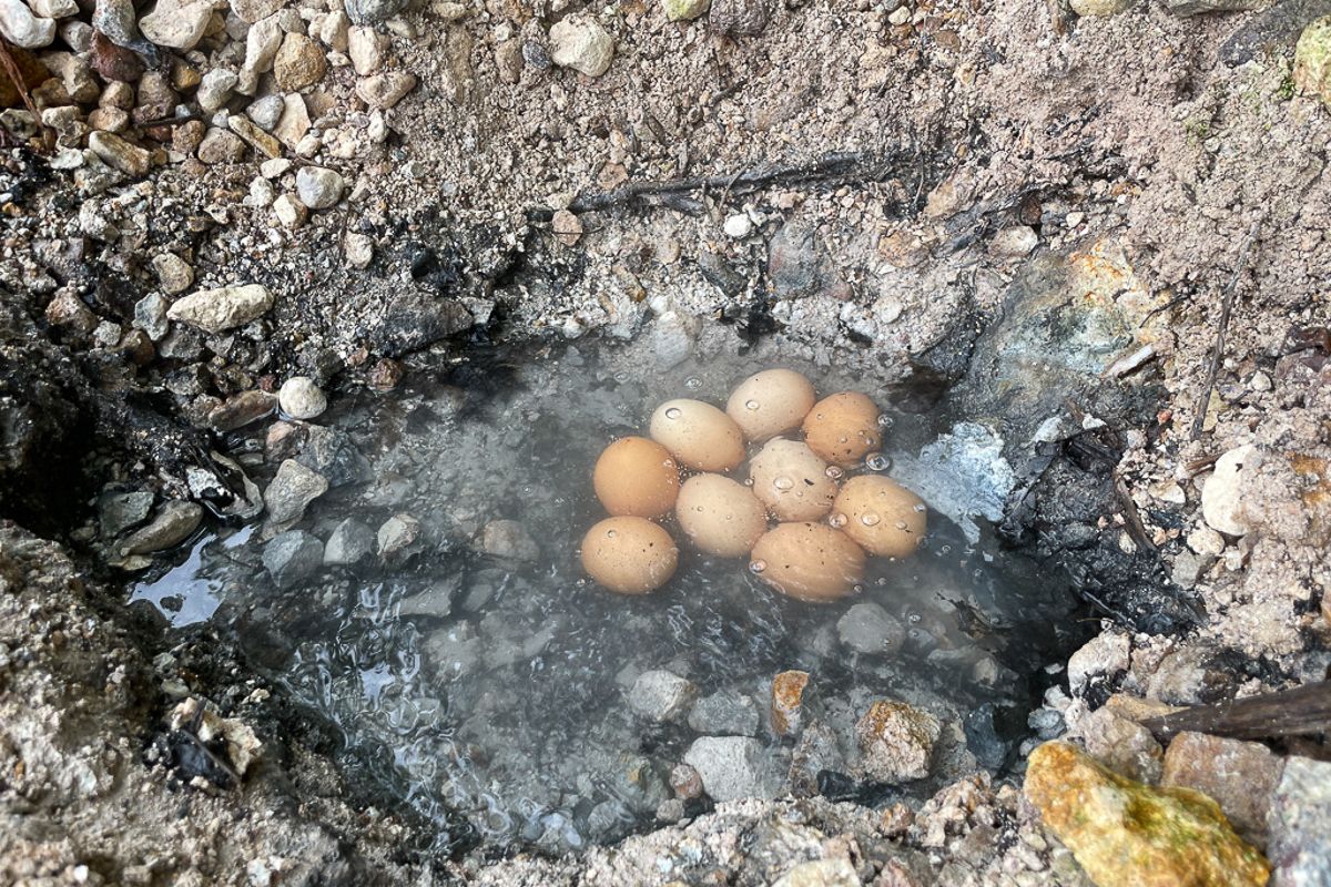 Boiling eggs in hot springs