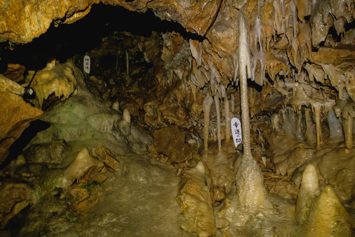 Limestone columns in Toma