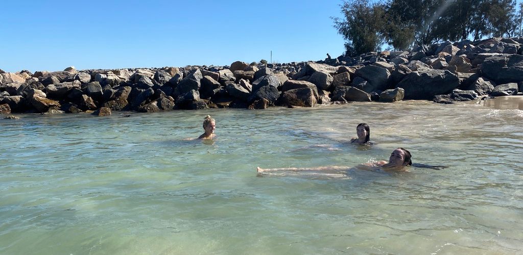 Lily, Liv and Ruby ocean dipping while contracting in WA