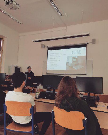 Current Trends in Lectures — Artificial Intelligence, Cloud Computing