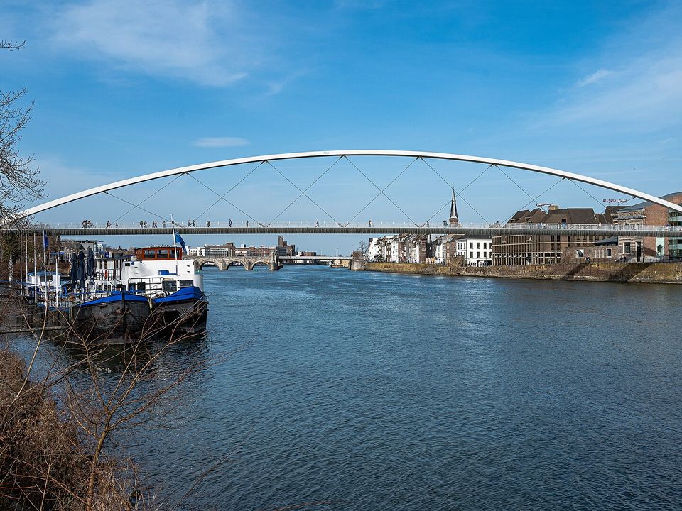 The Hoge Brug and Sint Servaasbrug crossing the river Maas in Maastricht, with the old city on the west bank
