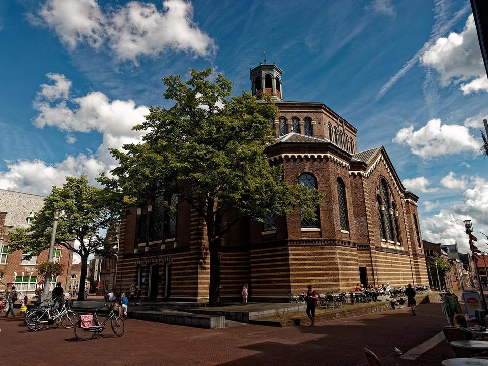 The Kaasmarkt square in Purmerend with the nineteenth-century Koepelkerk dome church