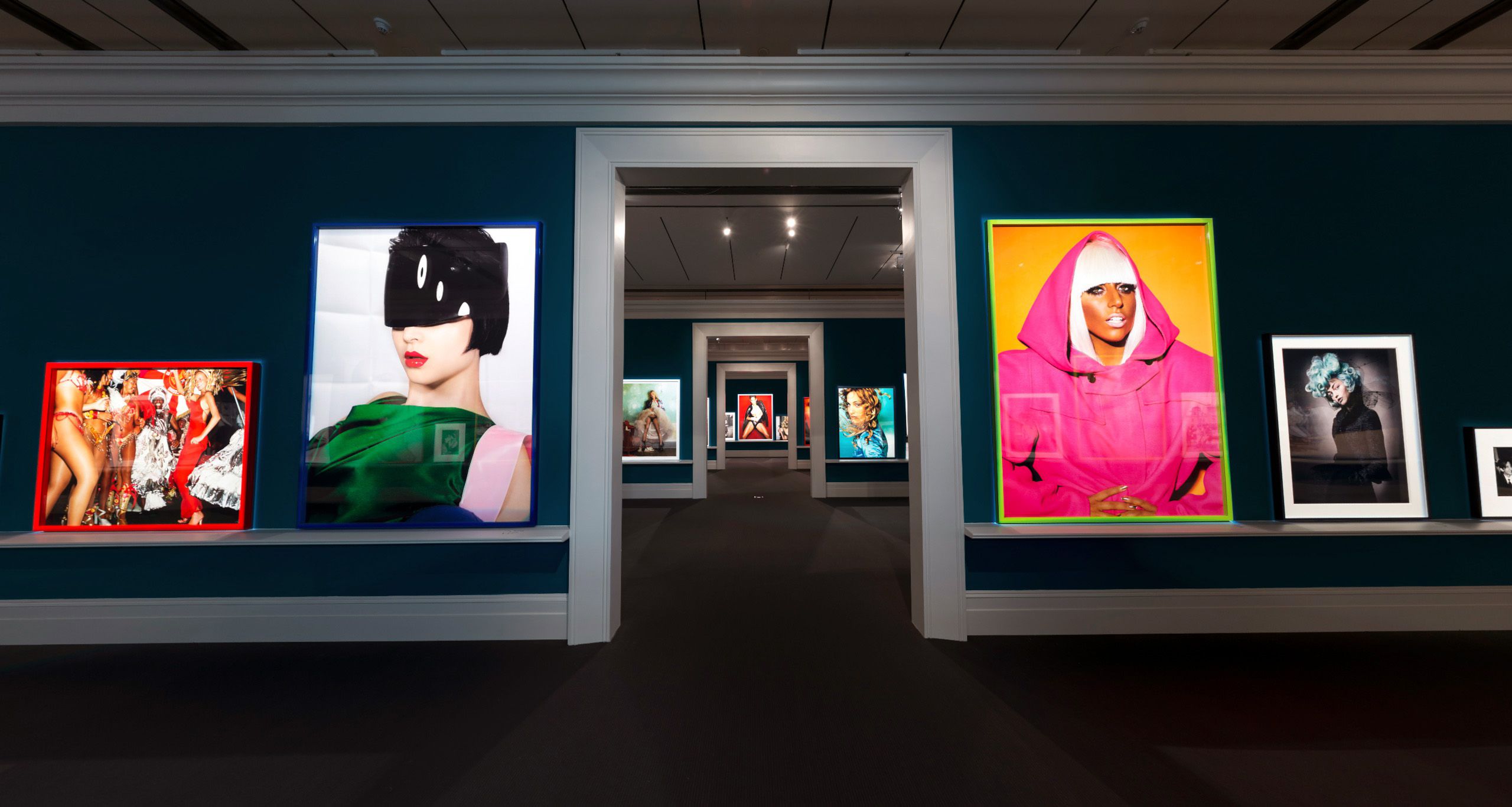 洋書 Mario Testino: In Your Face s-l1200.jpg