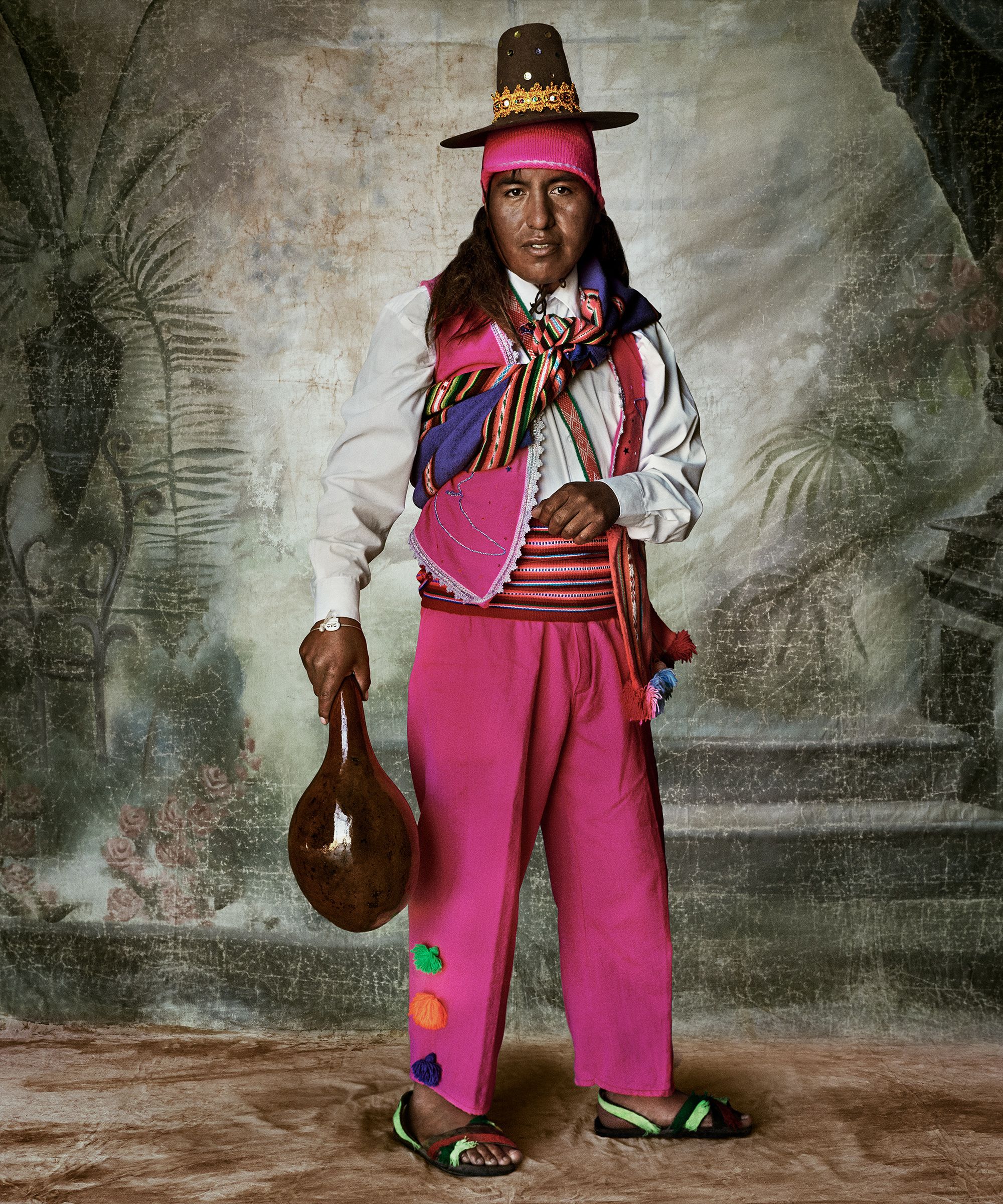 "Alta Moda", traditional costumes from Peru
MORE ABOUT THE SERIES 